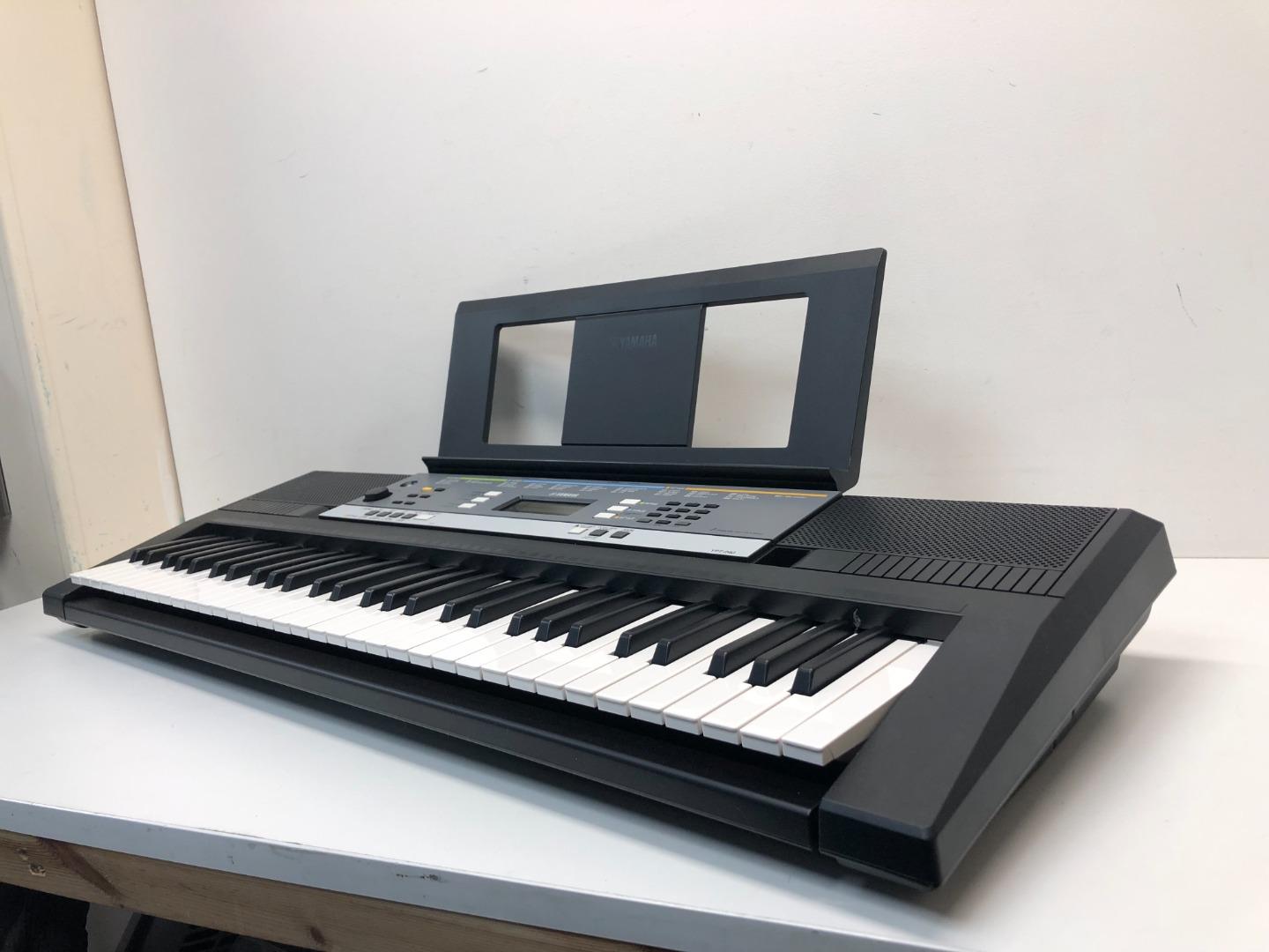 Yamaha YPT240 Digital Keyboard