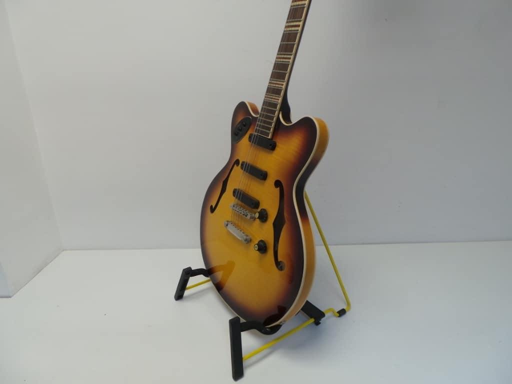 Hofner Very Thin Standard CT Semi Hollow Electric Guitar