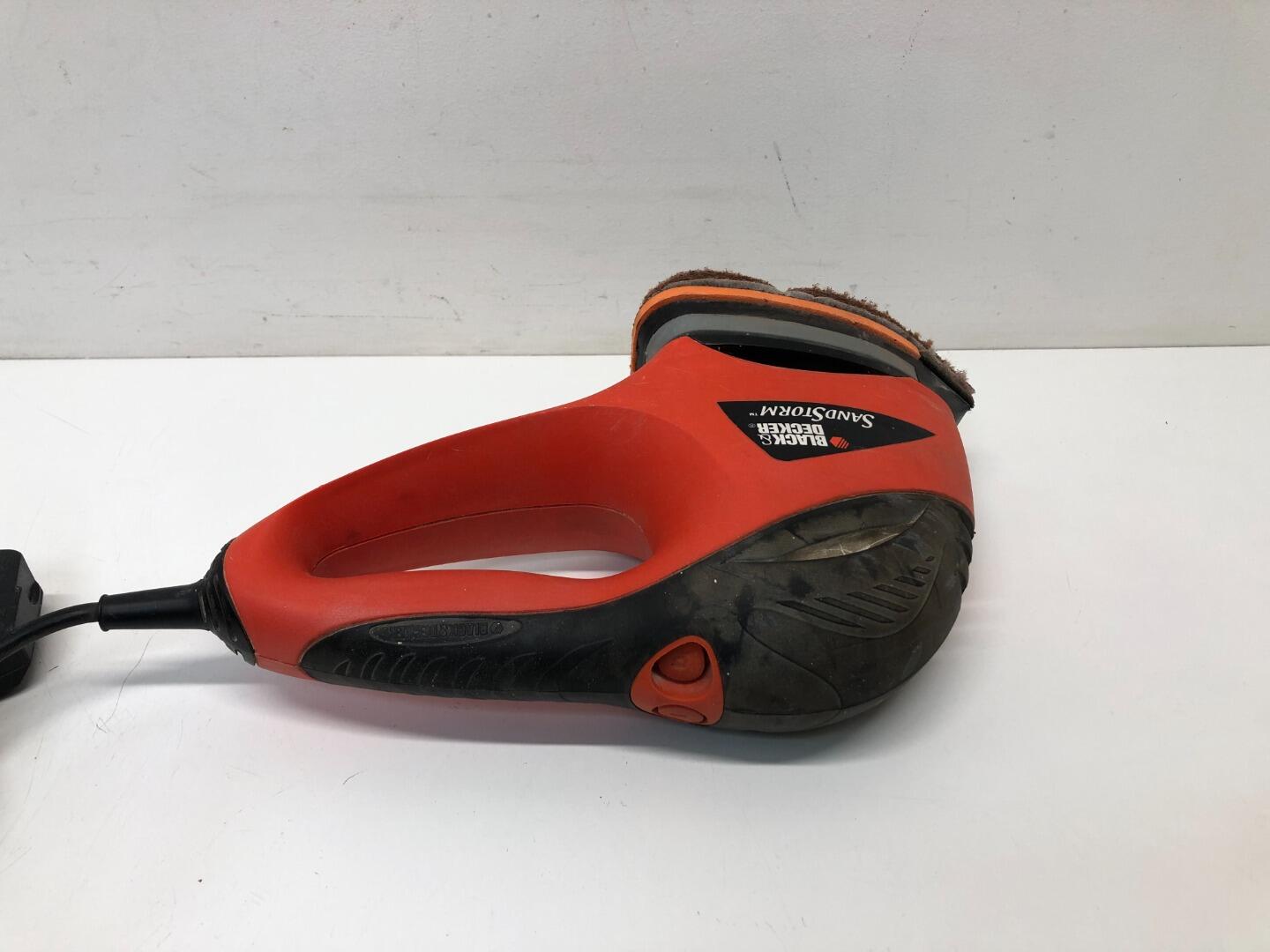 Black And Decker Sandstorm KA250K Sander