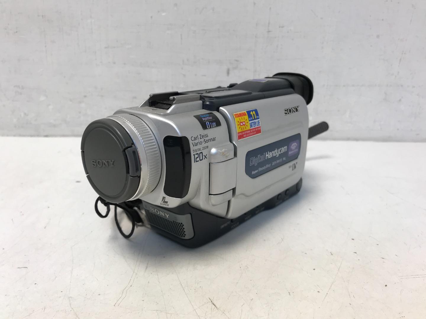 Sony HandyCam DCR-TRV17E Mini DV Camcorder