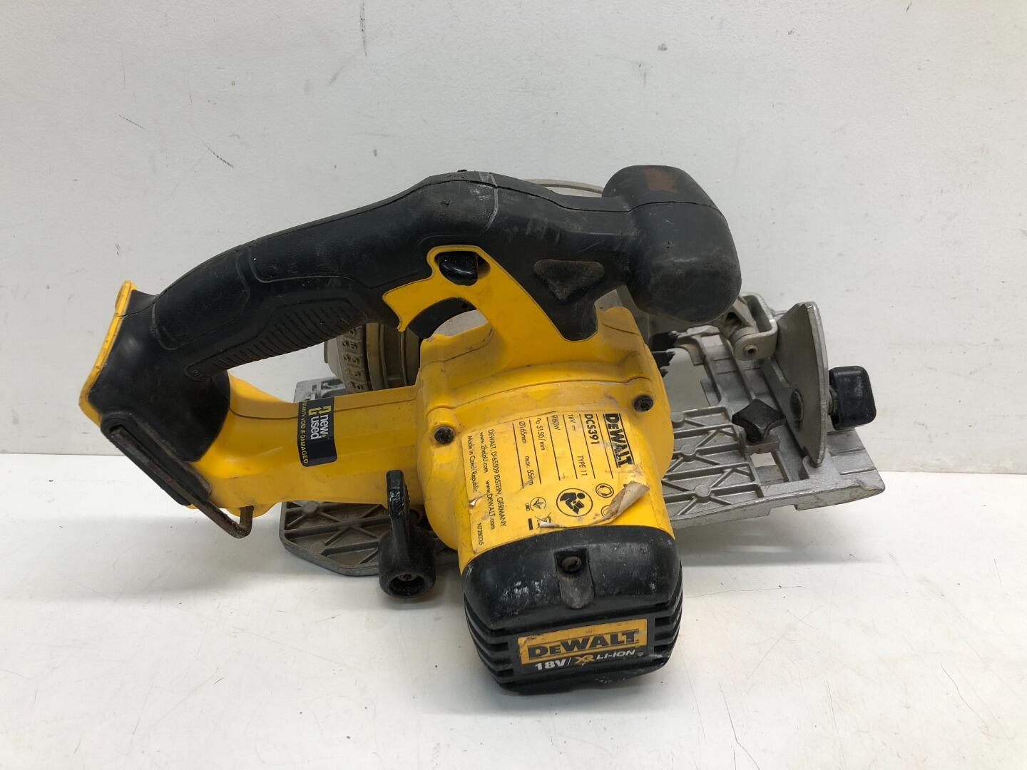 DeWalt DCS391 18V Cordless Circular Saw