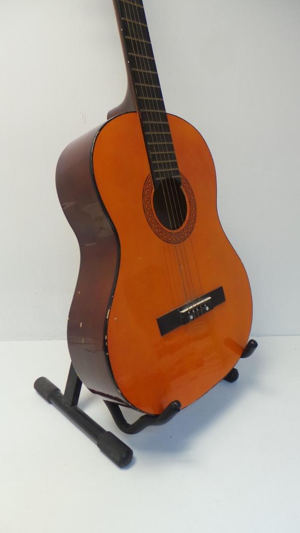 C giant acoustic store guitar for sale