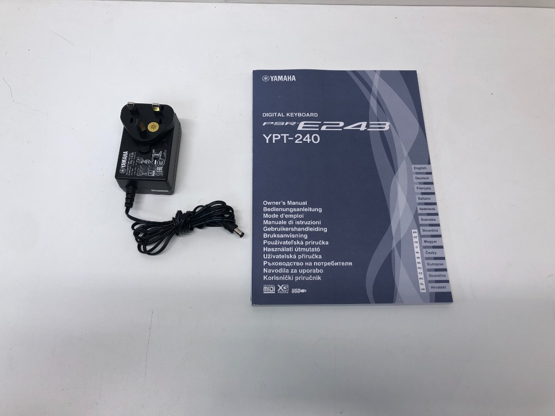 Yamaha YPT240 Digital Keyboard