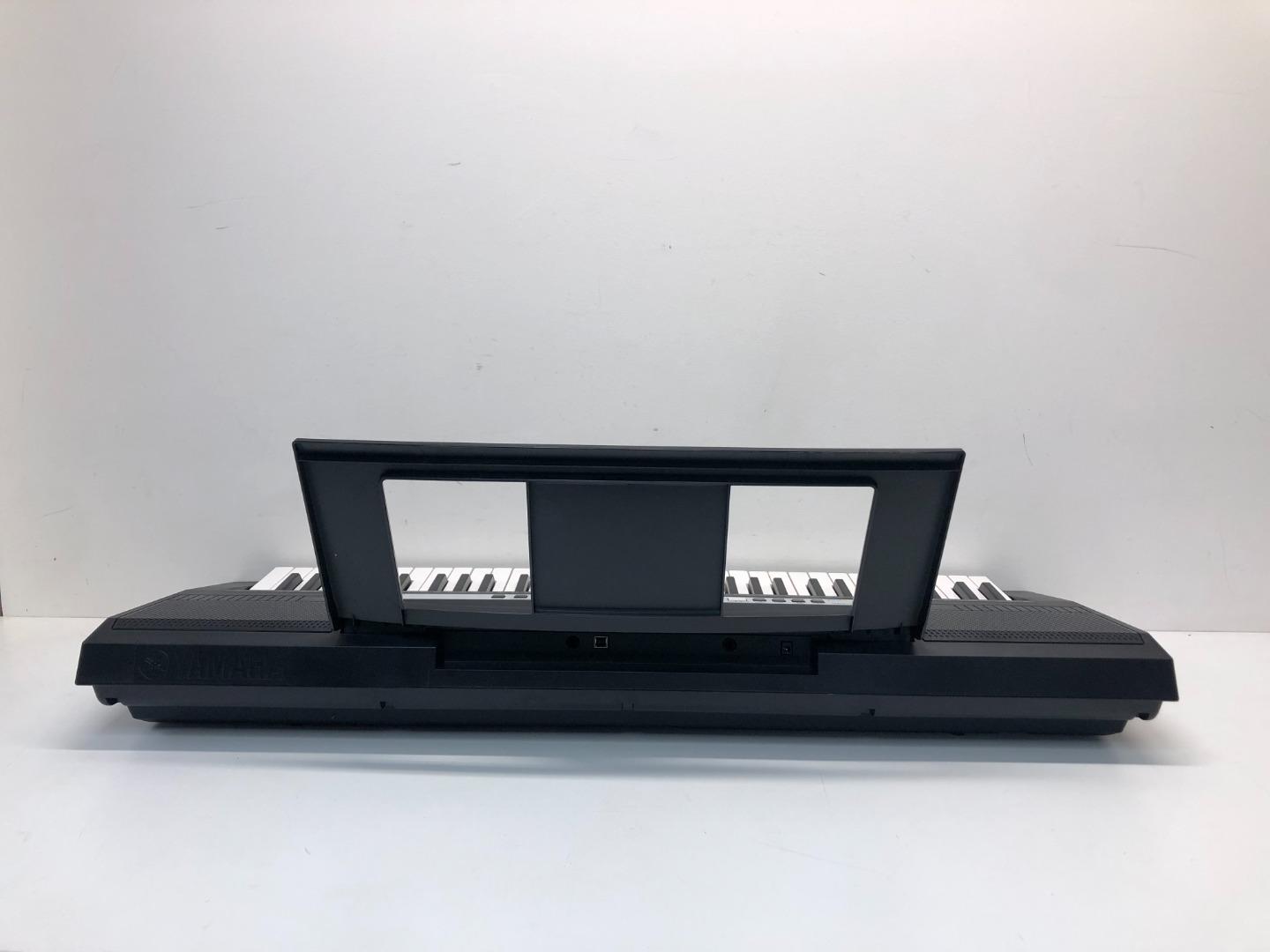 Yamaha YPT240 Digital Keyboard