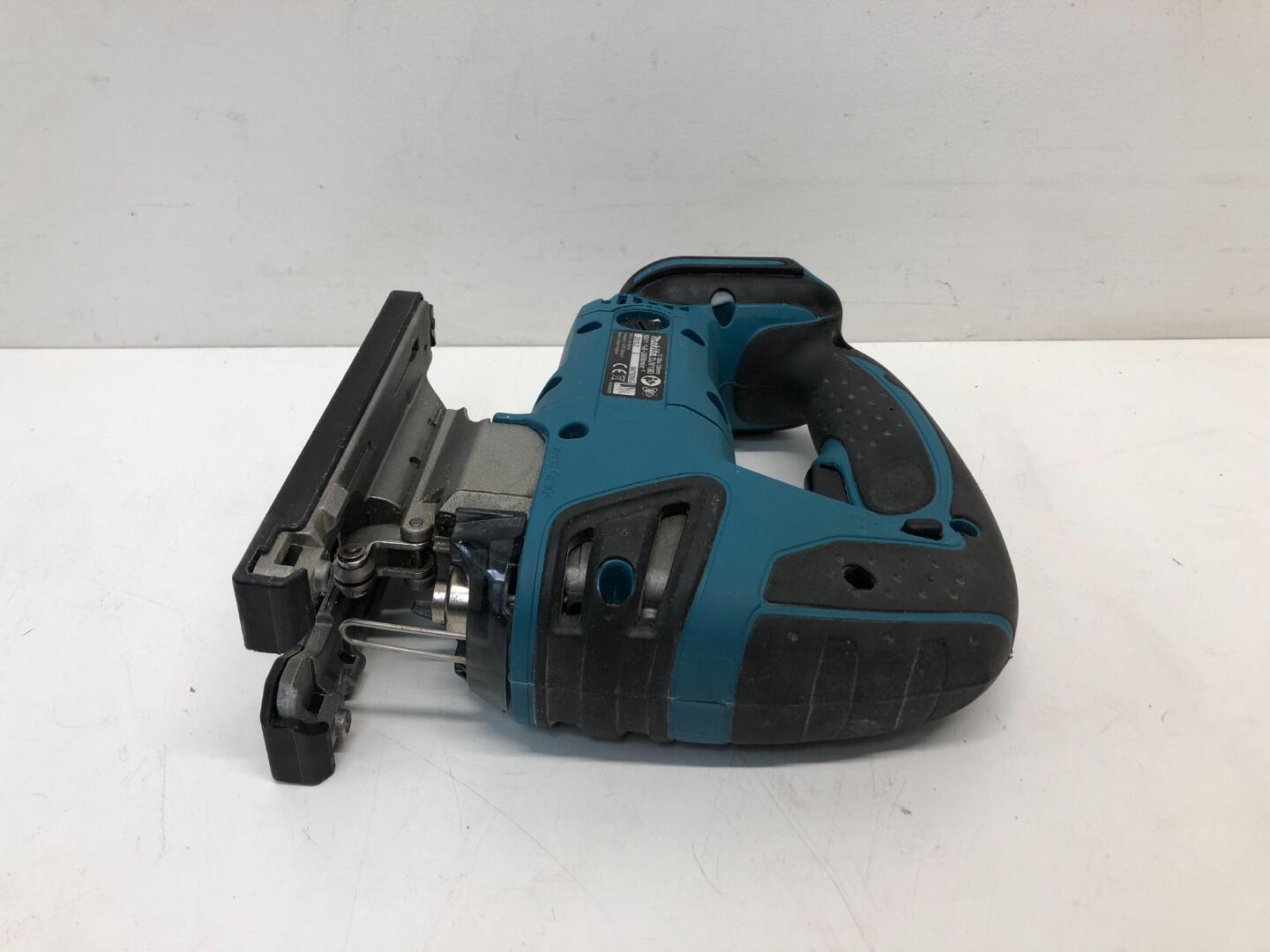 Makita DJV180 Fußbodenplatte Für 18V Stichsäge – Inkl. 8 Schrauben, Passend Für Modelle 4351fct, 4350fct, 4340fct