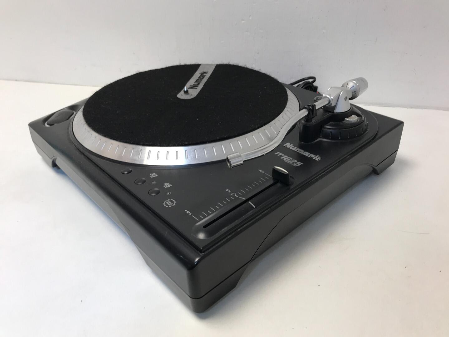 Set of Numark TT1625 top Turntable