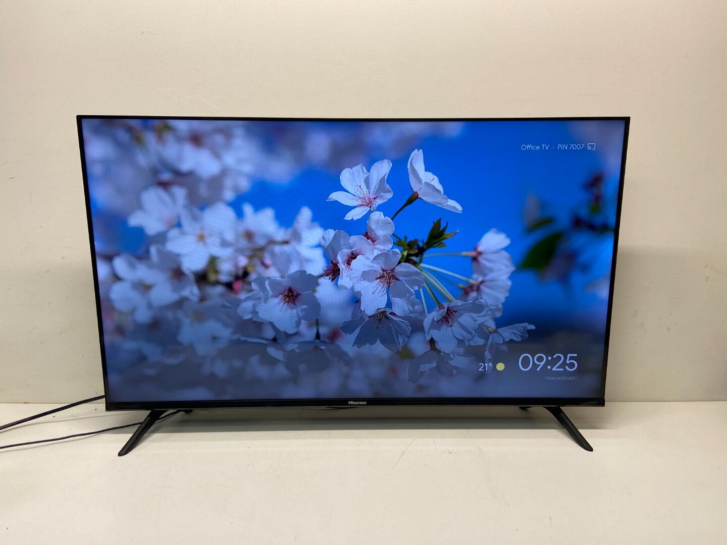 Base Piedistallo Per TV Hisense 40 Pollici, Compatibile Con 40A4BGTUK, 40A5600F, 40A5600FTUK, 40A5600UK, Con Viti, Usato
