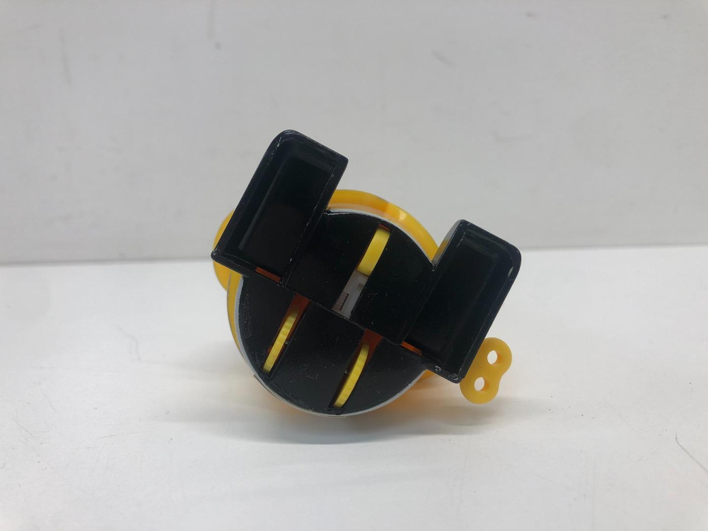 Sergeant Pepper and Corporal Salt Wind Up Salt and Pepper Shakers