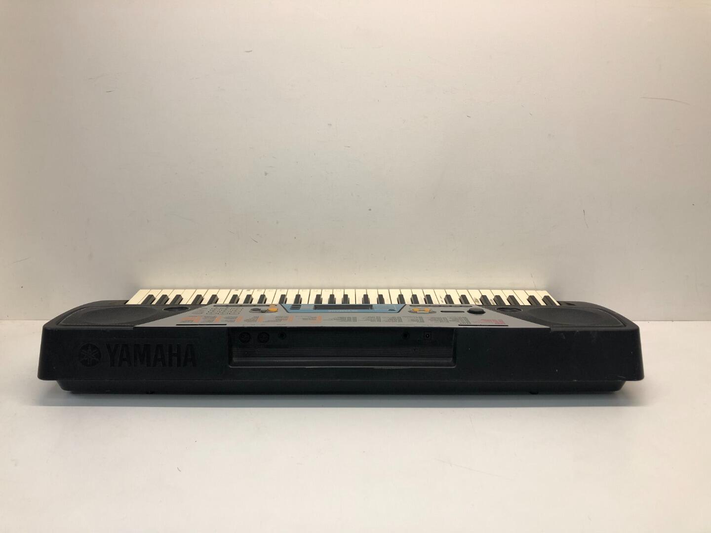 Yamaha PSR170 Electric Keyboard