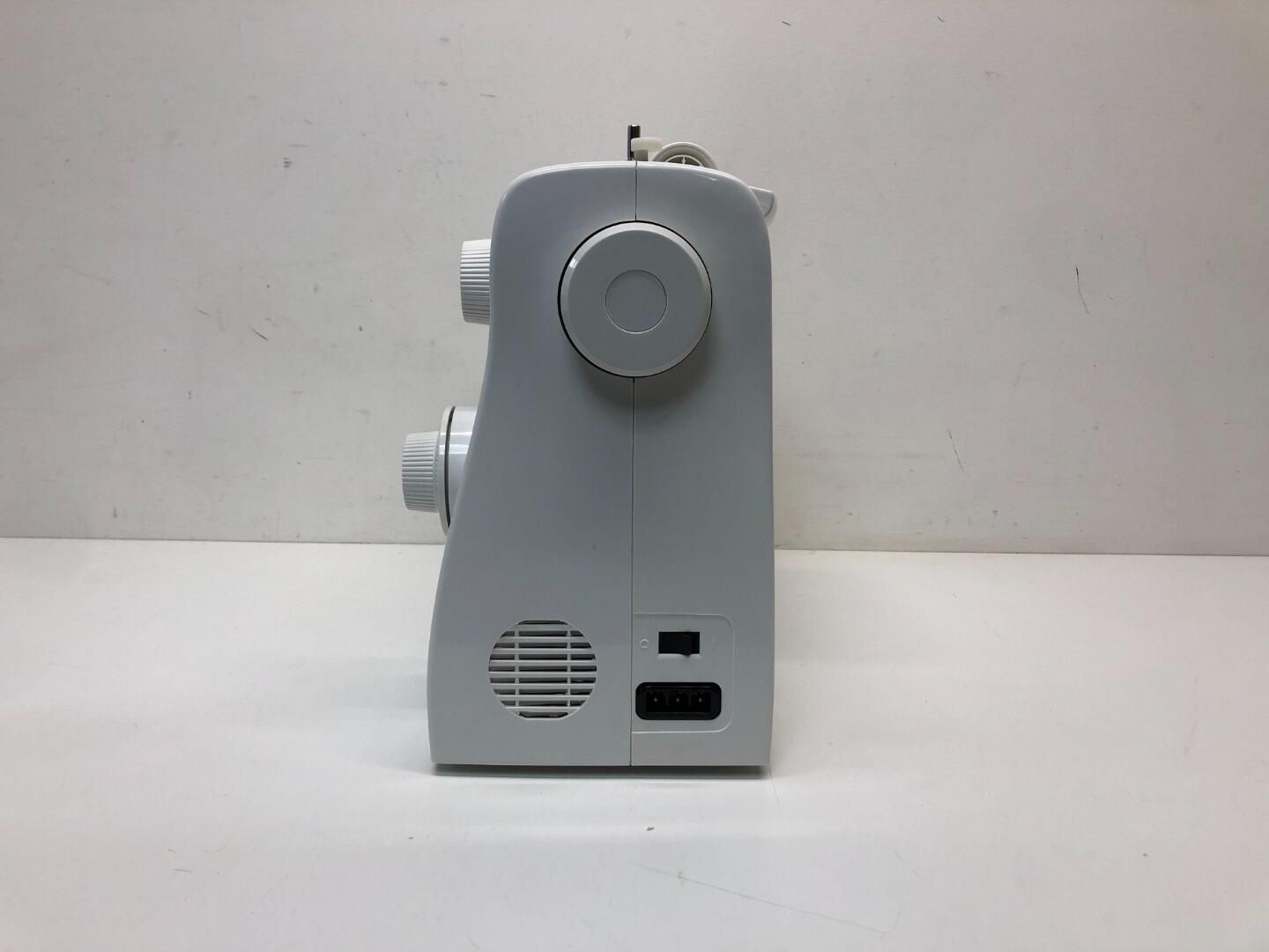 Singer Tradition 2250 Sewing Machine