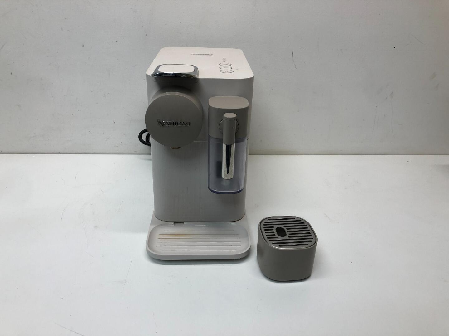 Delonghi Lattissima One EN500 Coffee Machine