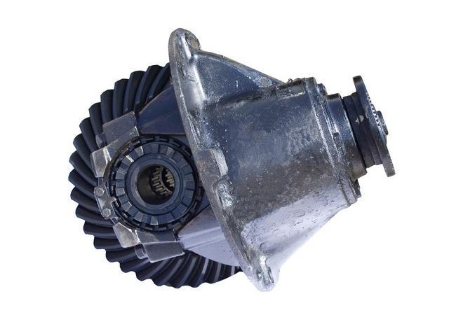 This is an image of a Refurbished Volvo Differential EV87B 3.36 Ratio HGV Truck Part VTP Part Number: 207563R