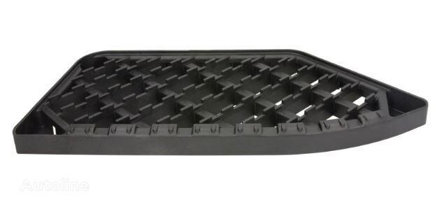This is an image of Renault Footstep Tread R/H, Lower 20538011 5010544027 6290015ALT HGV Truck Part