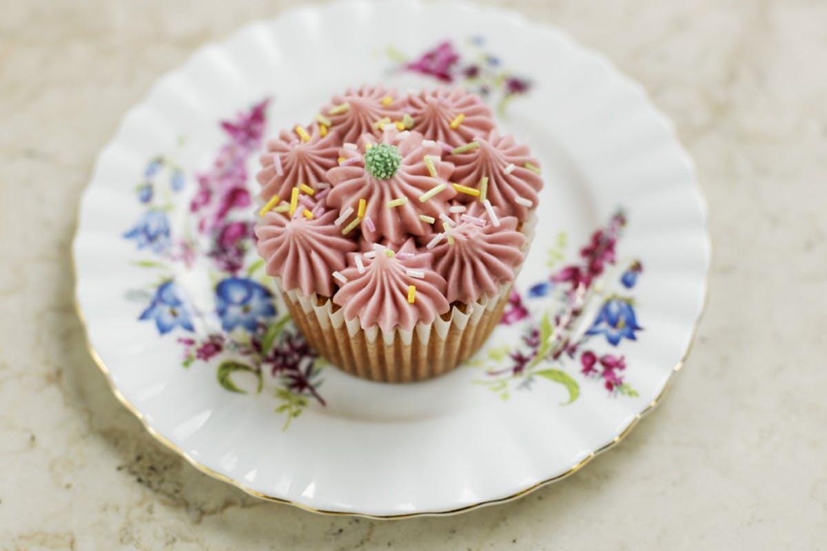 Beginners Cupcake Decorating with Cookie Girl Taught YouTube Sensation Xanthe Milton