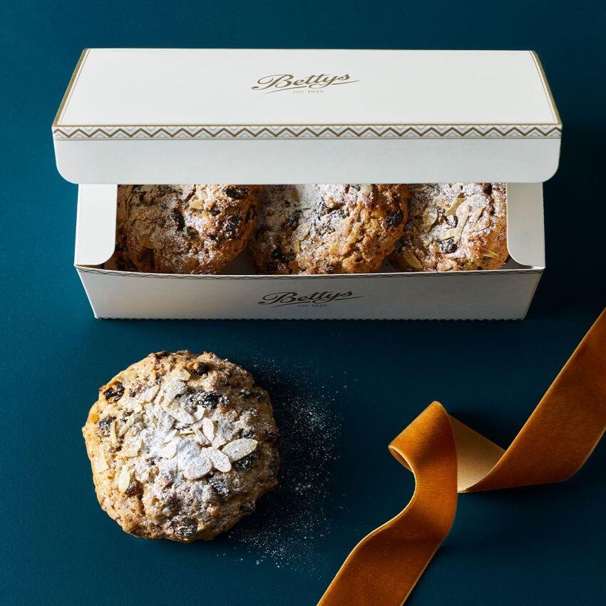 TRoyal Iced Merry Christmas Cake