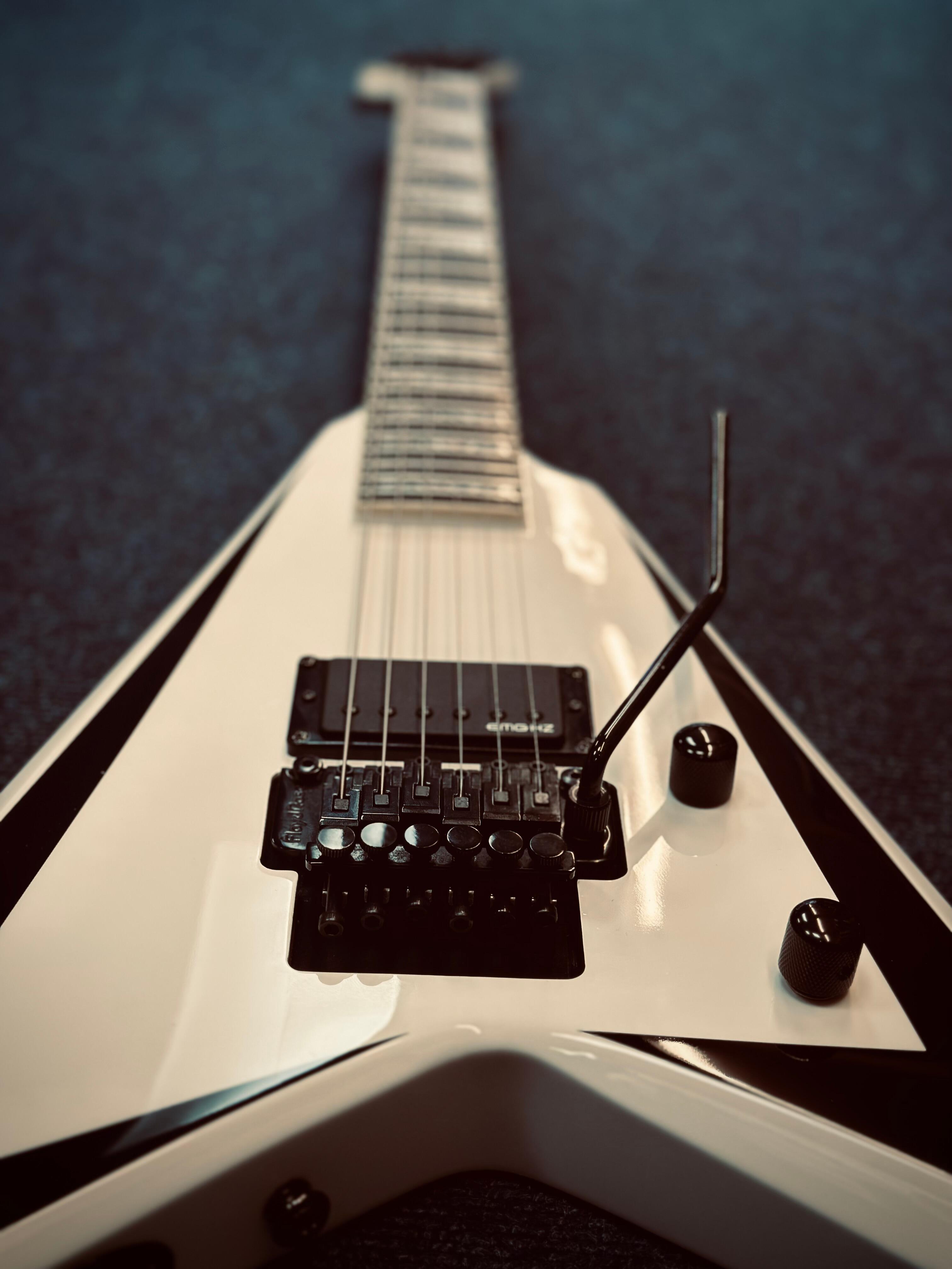 ESP LTD - Alexi-600 - Alexi Laiho Signature - White w/Black