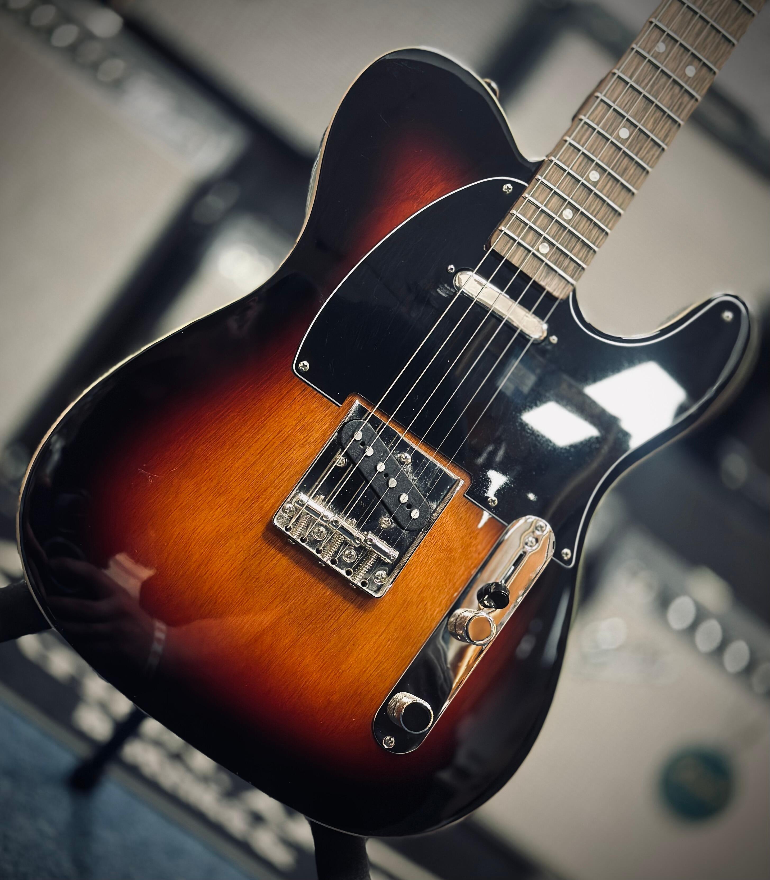 Squier - Classic Vibe 60's Custom Telecaster - 3 Colour Sunburst