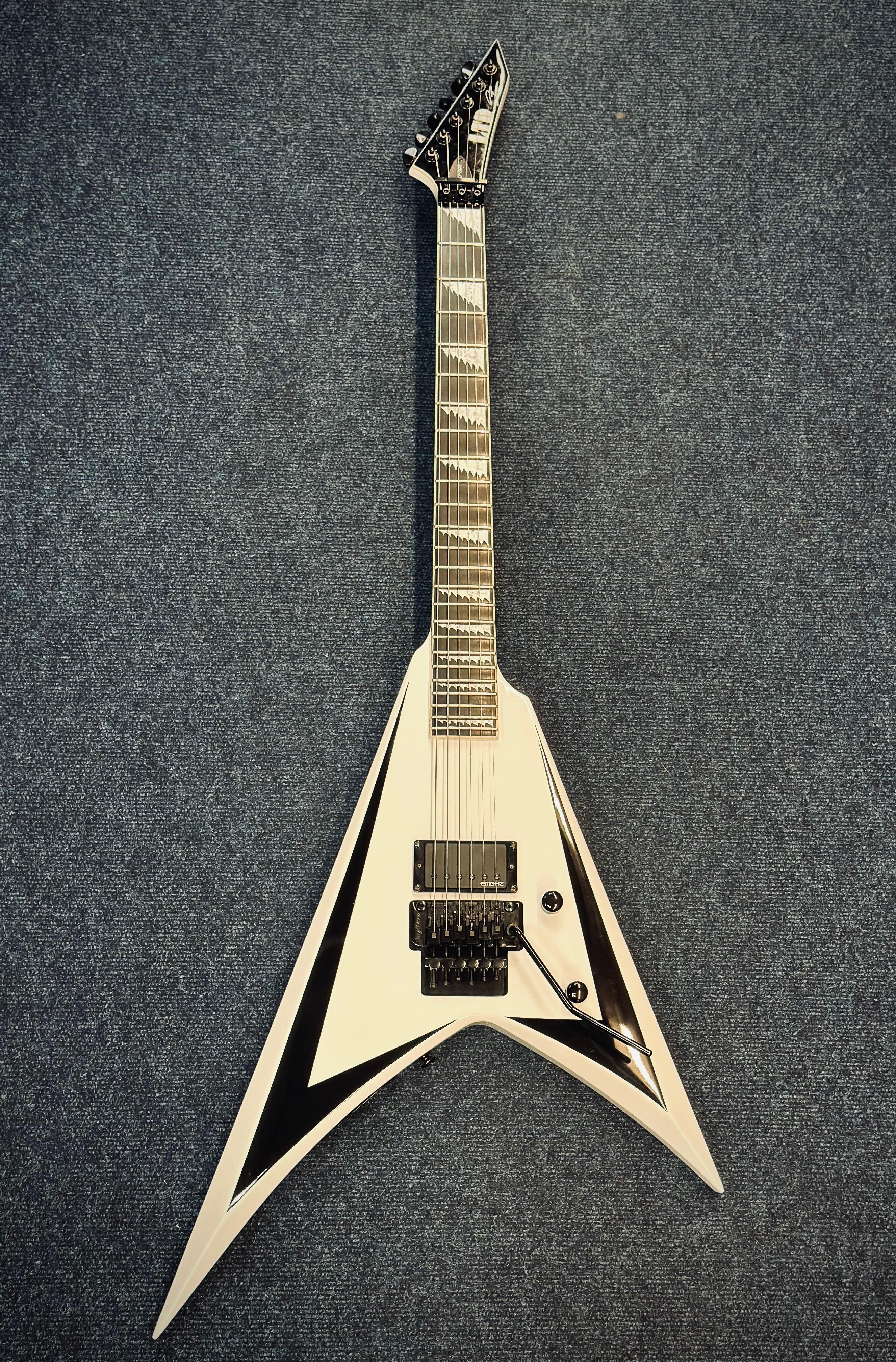 ギター ESP LTD Alexi600 Amazon.com: ESP LTD ALEXI-600 GREENY - Black with Green Skull