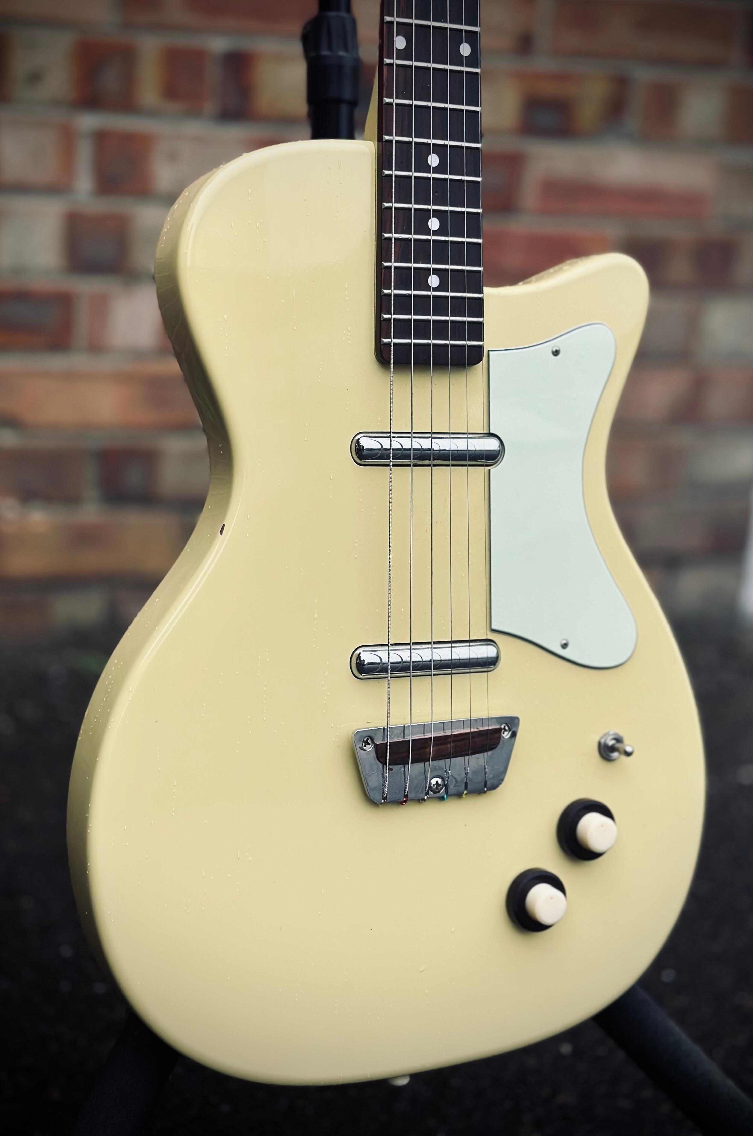 Danelectro - U2 Electric Guitar - Cream - Pre Owned