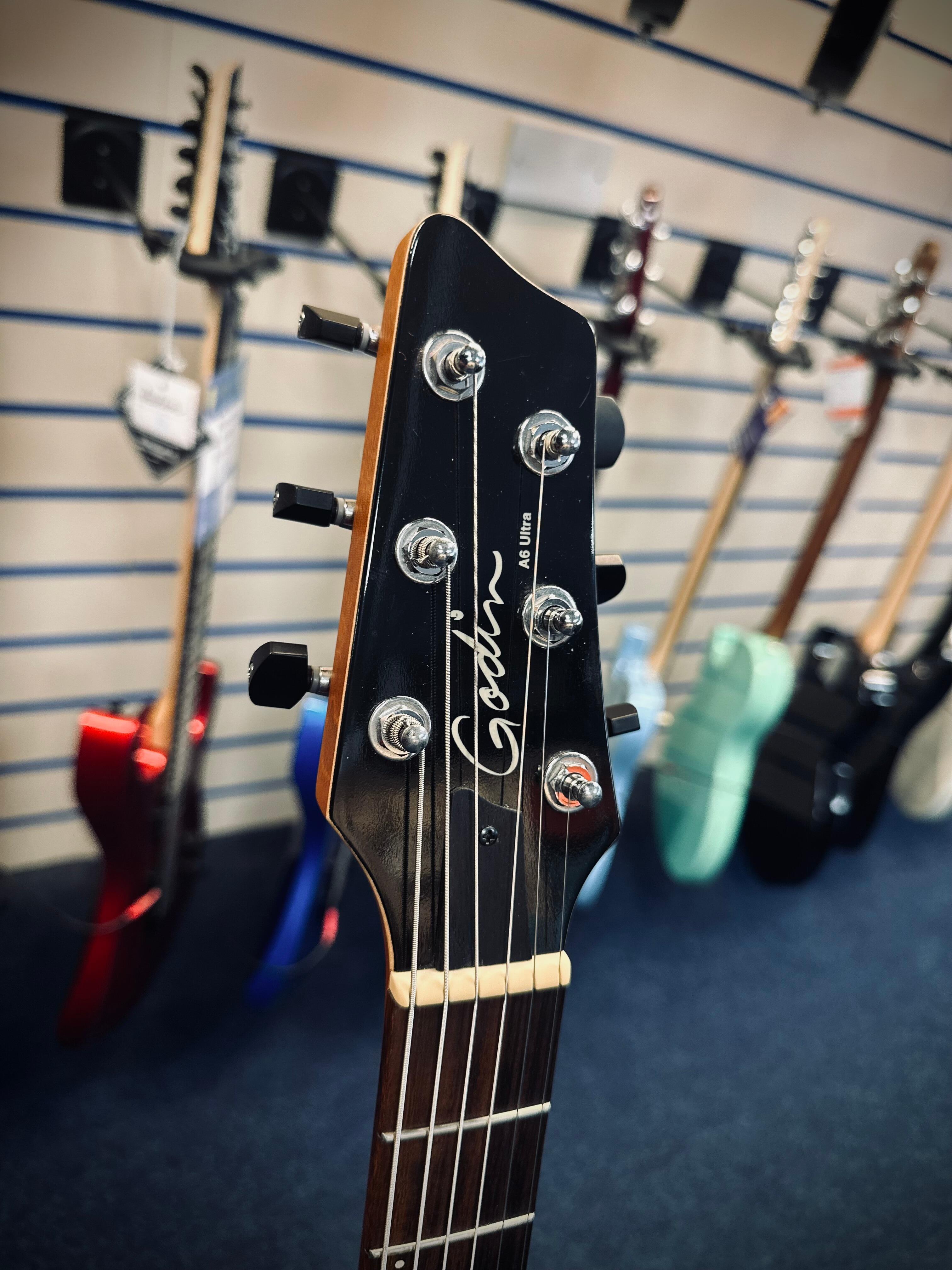 Godin - A6 Ultra Cognac Burst HG - Pre owned 2017