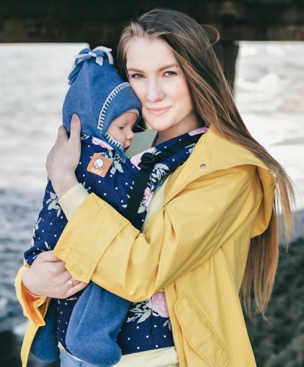 Starsnug Star Baby Wrap denim in sling facing mother