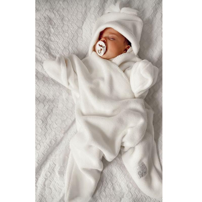 baby in Cream Starsnug Medium napping