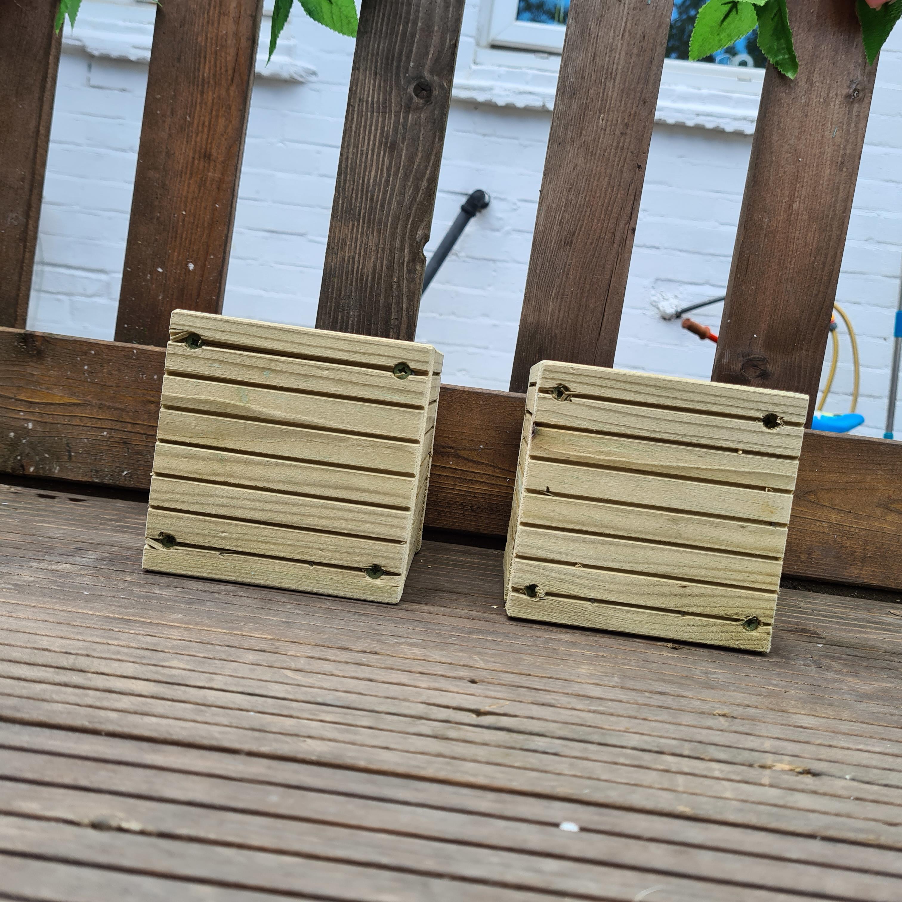 decking planter on wood deck base