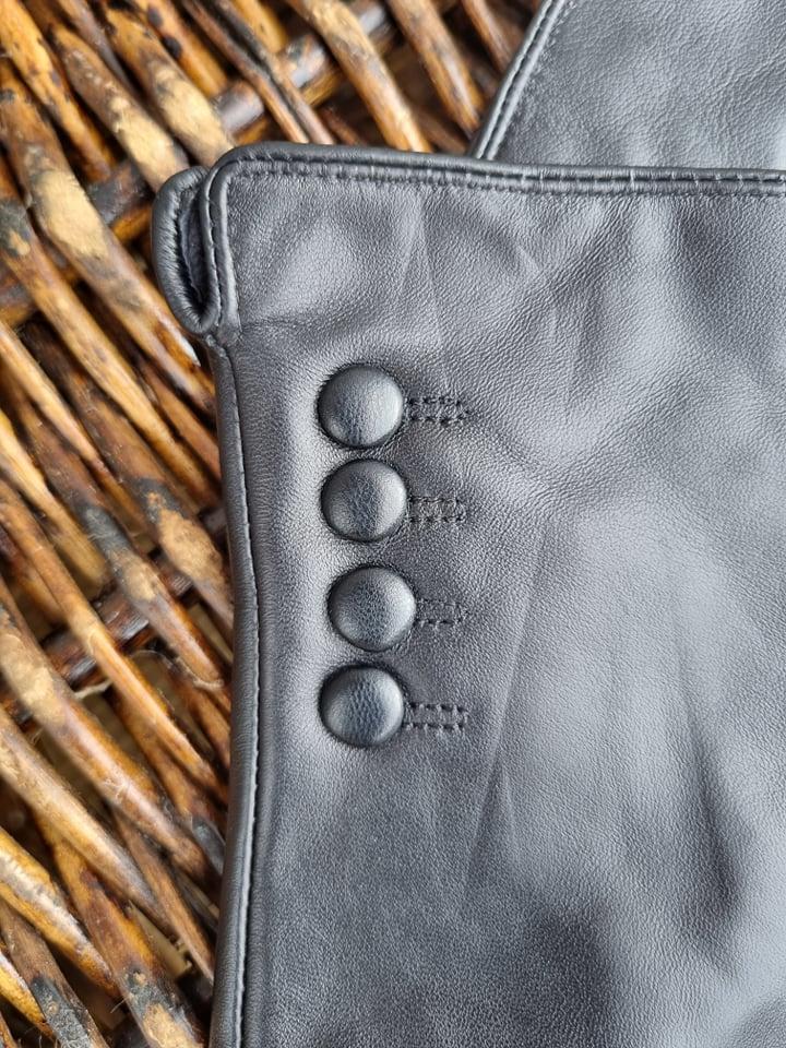 Button Detail