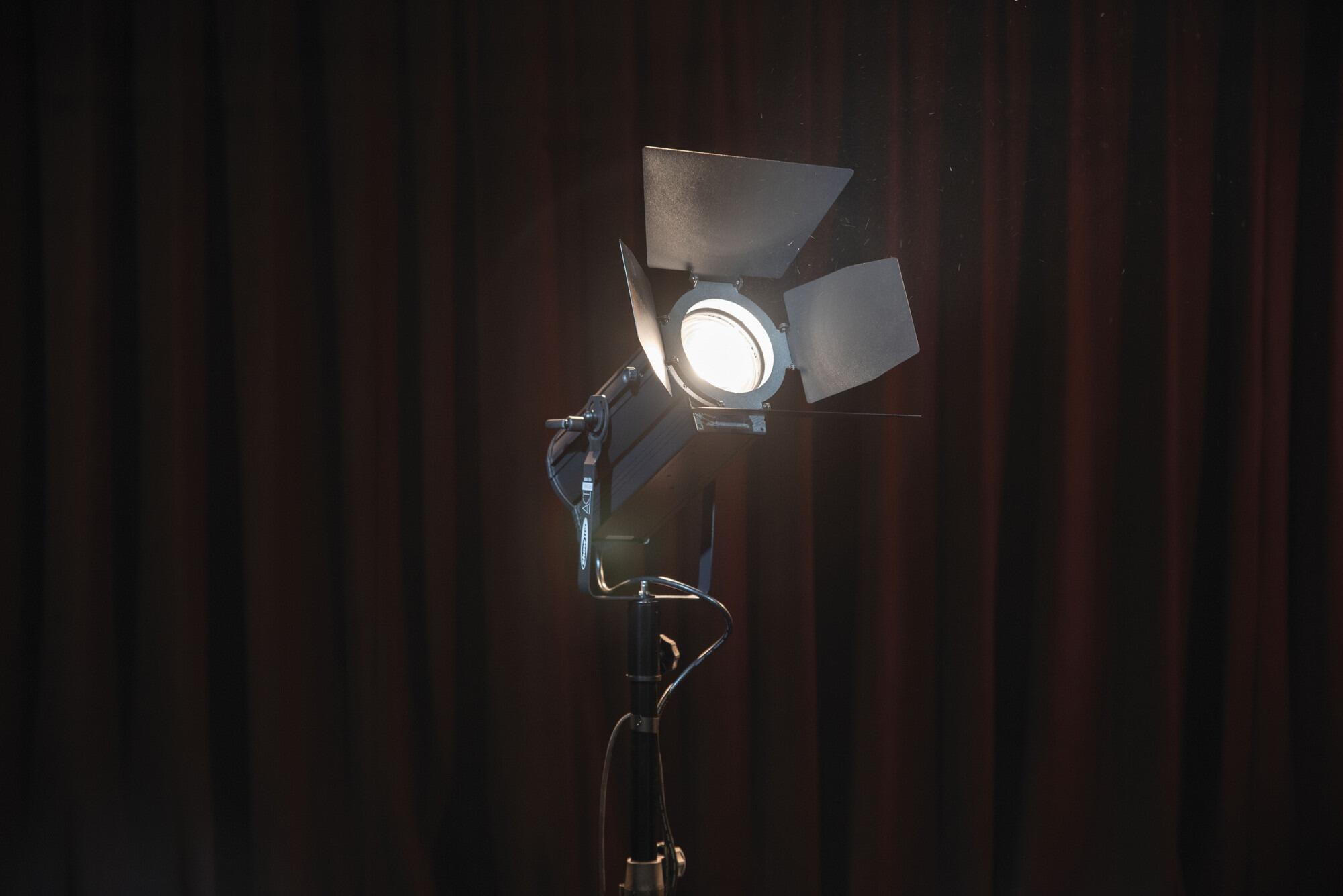 Showtec ACT Fresnel 150 WW, 150w Warm White