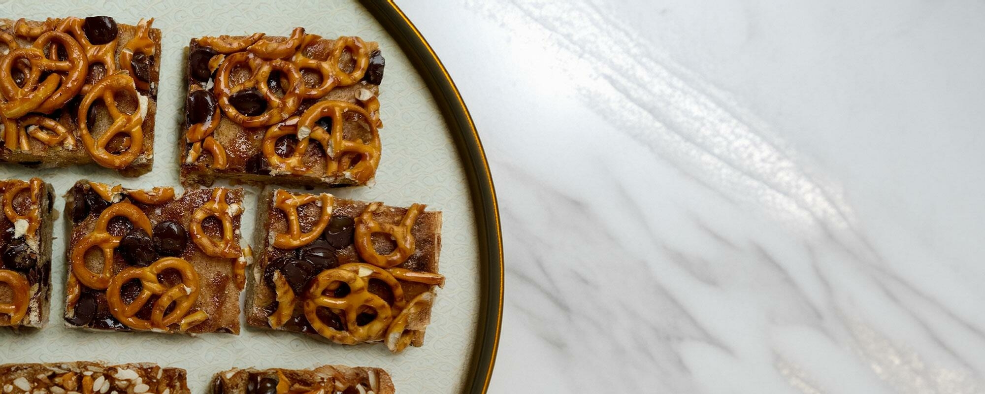 Pretzel White Chocolate Chips Blondies