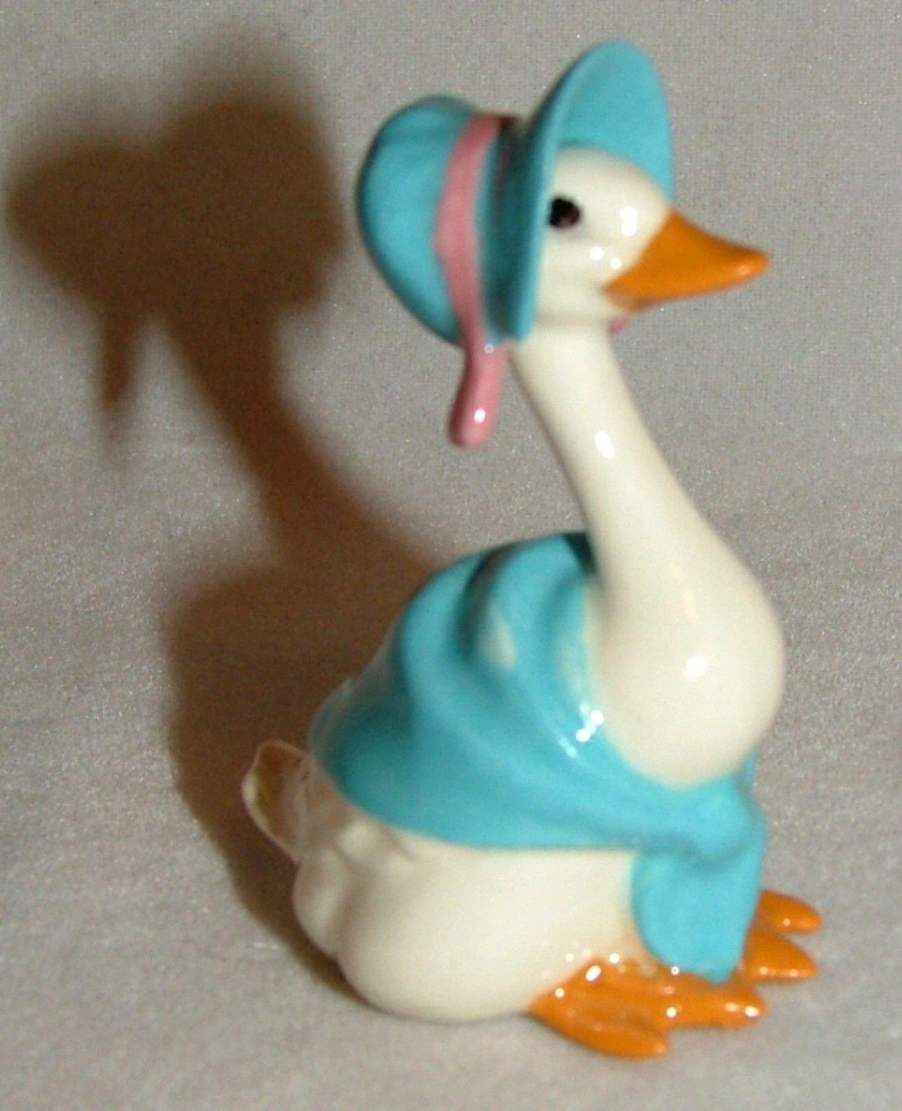 Hagen-Renaker Miniature Ceramic Bird Figure Mother Goose Blue 2057