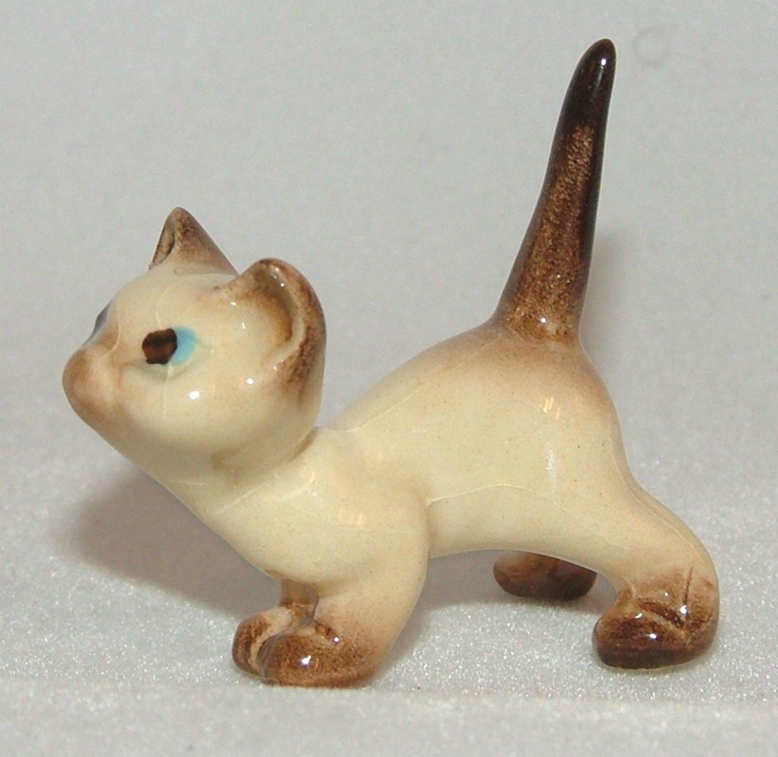 Hagen-Renaker Miniature Ceramic Animal Figure Curious Kitty 869