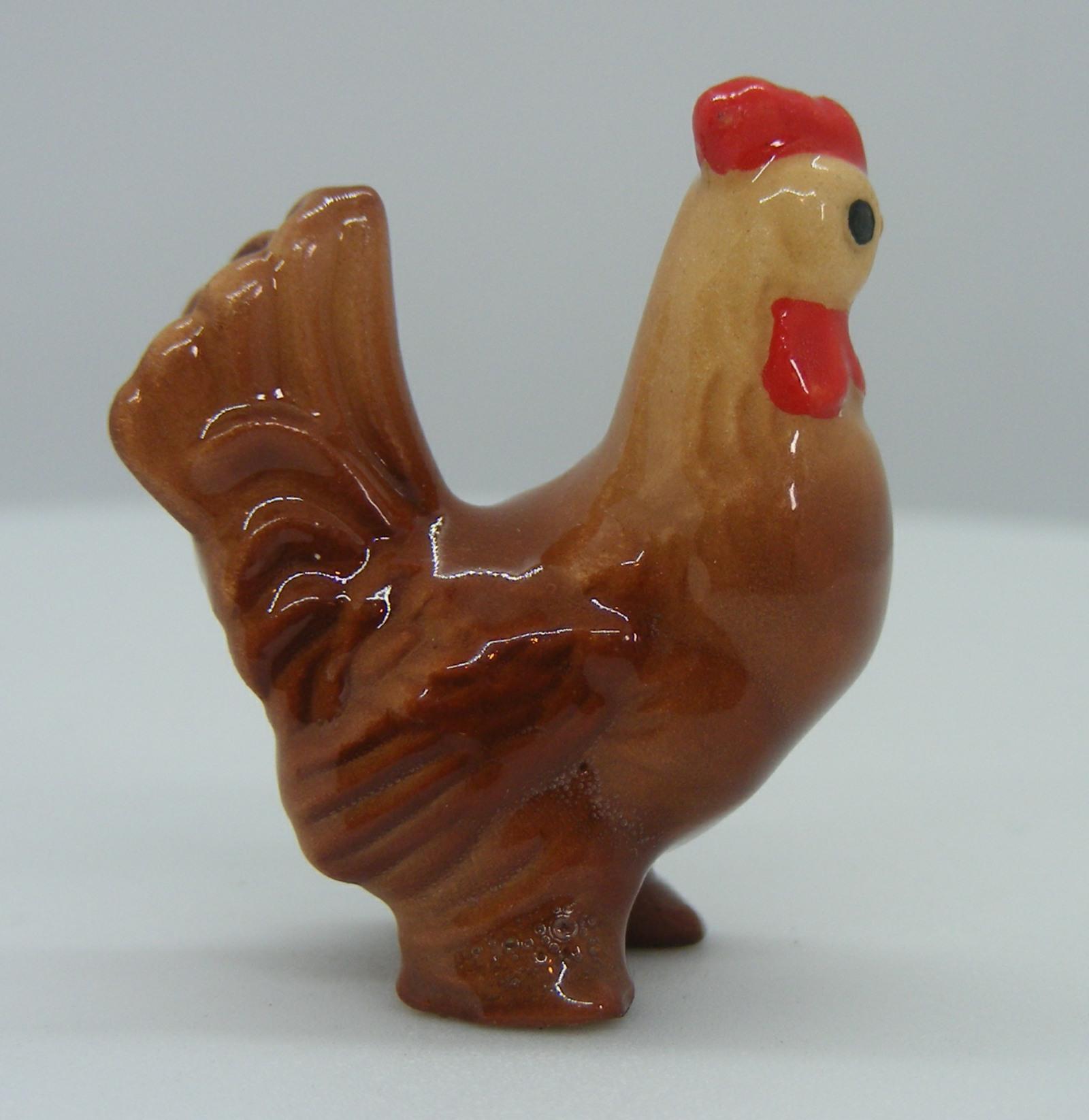 Hagen-Renaker Miniature Ceramic Animal Figure L'il Red Hen 93