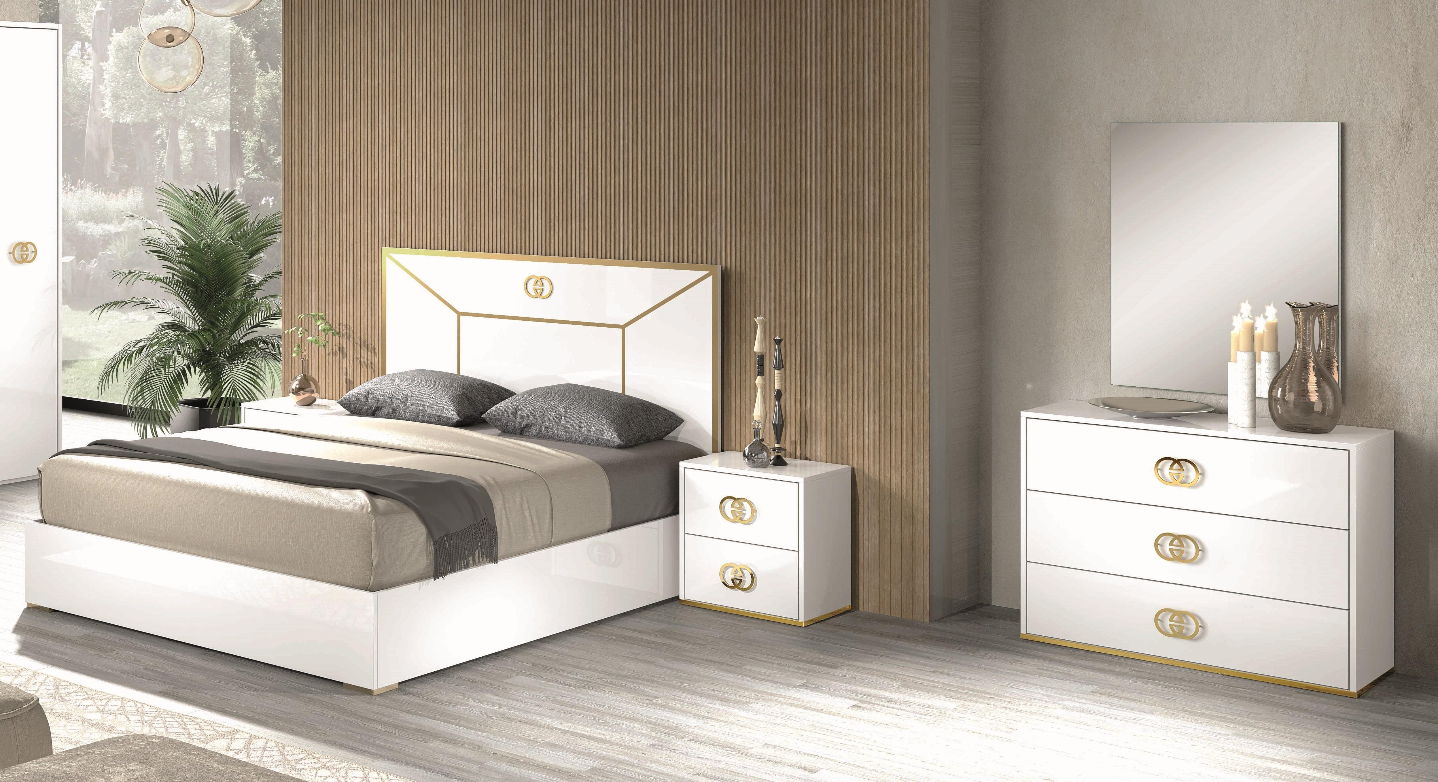 King bed set with outlet dresser