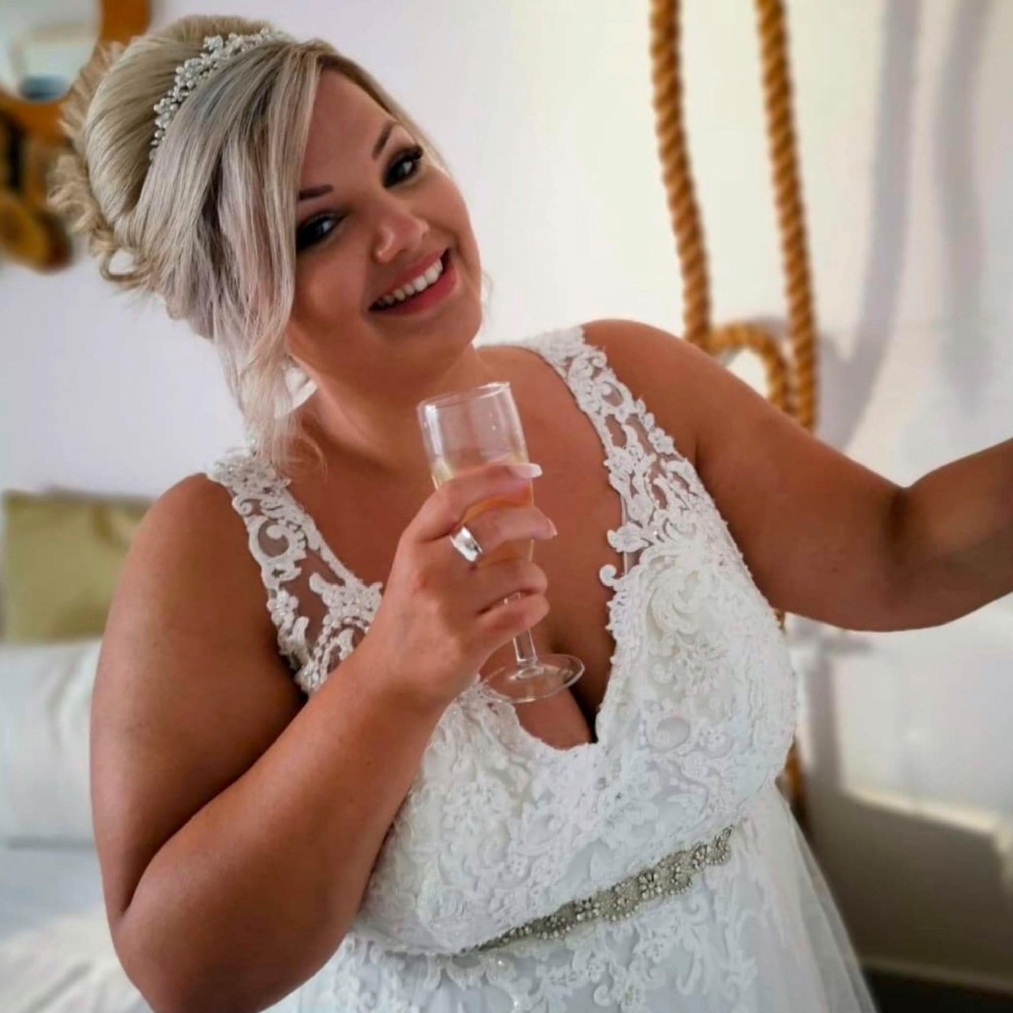 real life curvy and plus size brides, brides who are plus size getting married