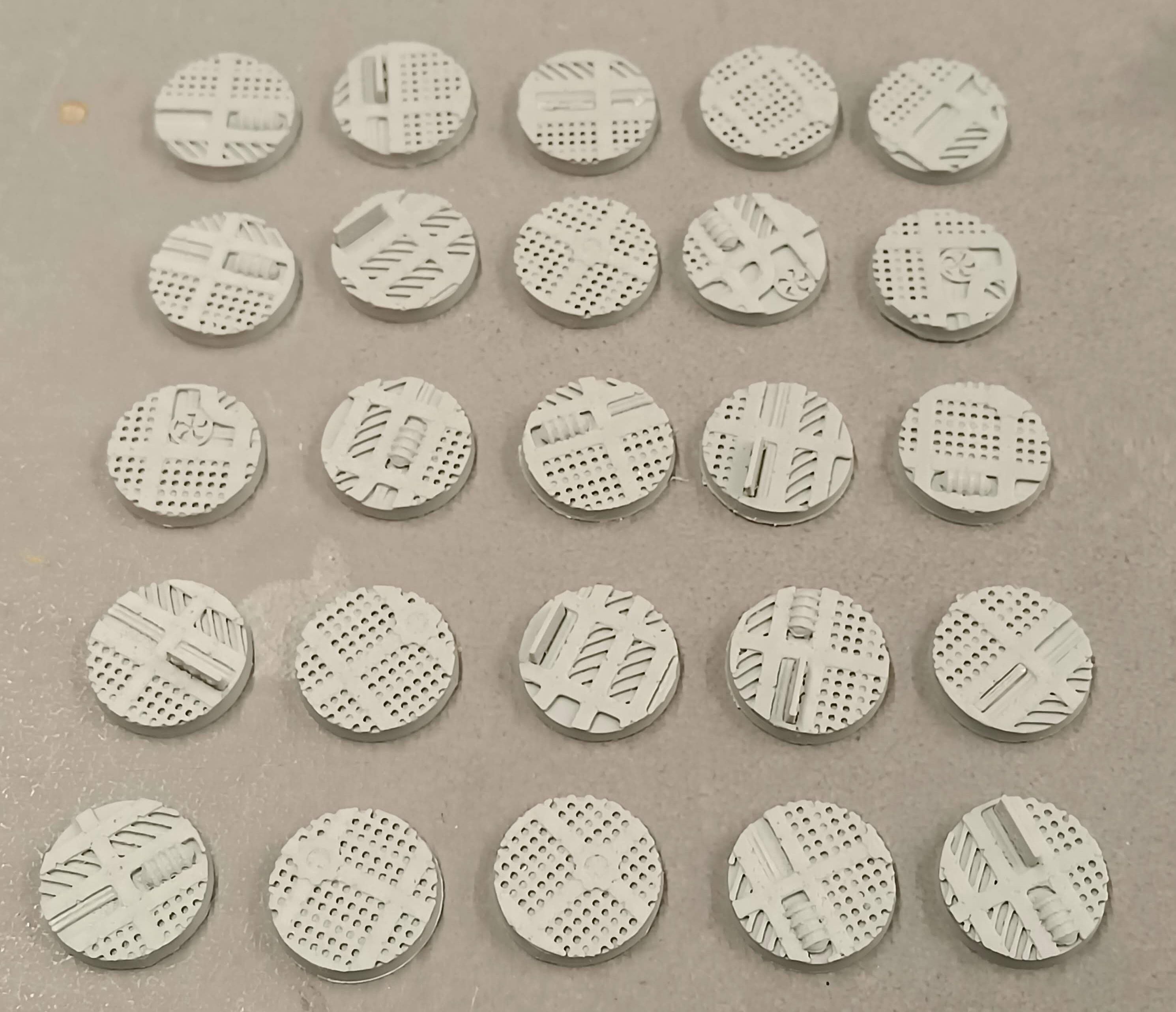 25 x  Industrial Bases 25mm Round - Gifts for Geeks Leicester