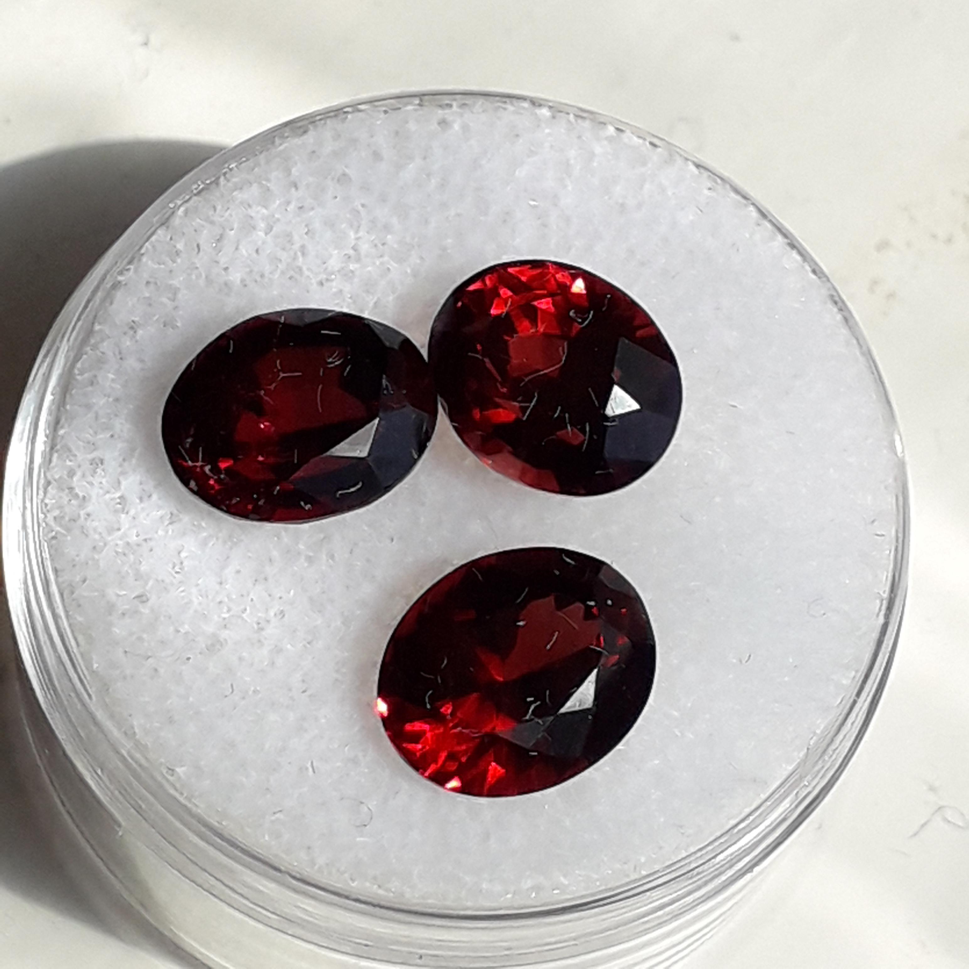 Rhodolite 2.702.90ct Oval Cut