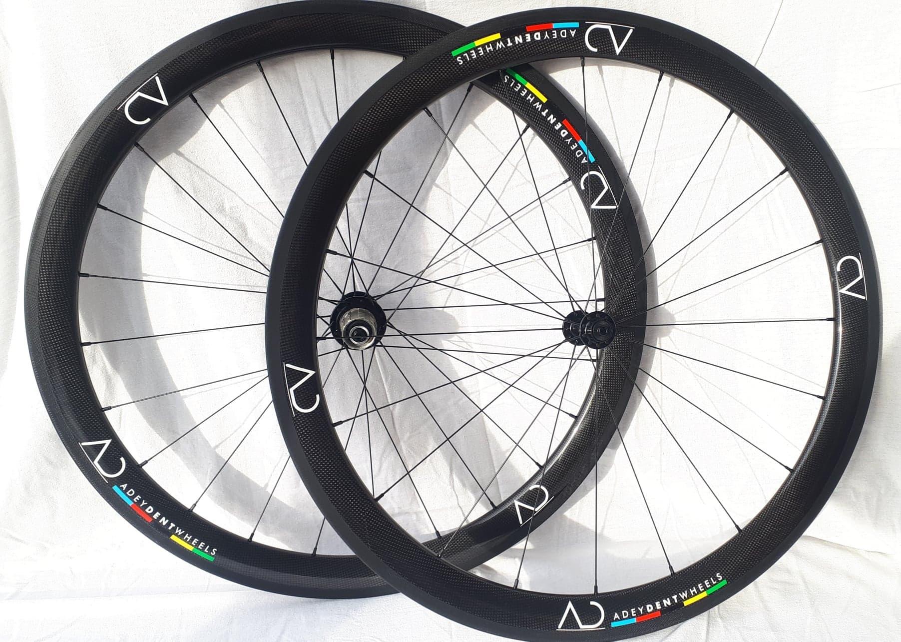 tubeless clincher road tires