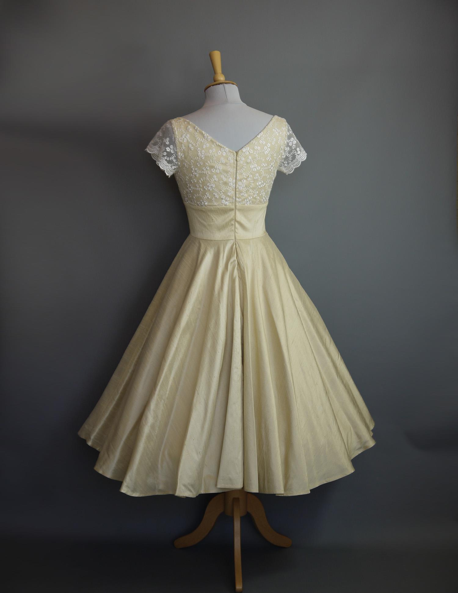 Size UK 8 - Ruby Wedding Dress in Honey Champagne Handloom Silk Dupion