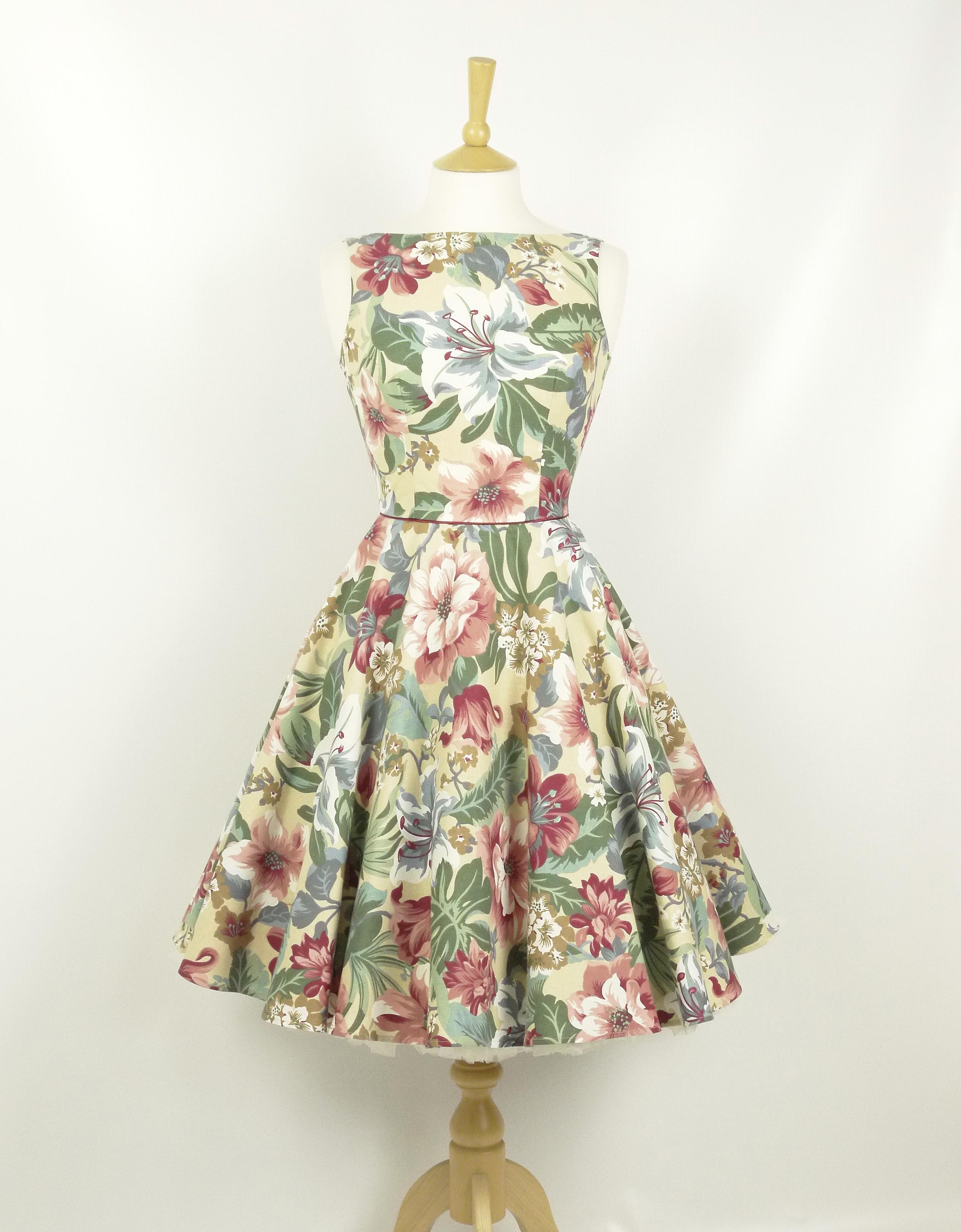 Vintage Blossom Sweetheart Tea Dress with Cap Sleeves & Midi 