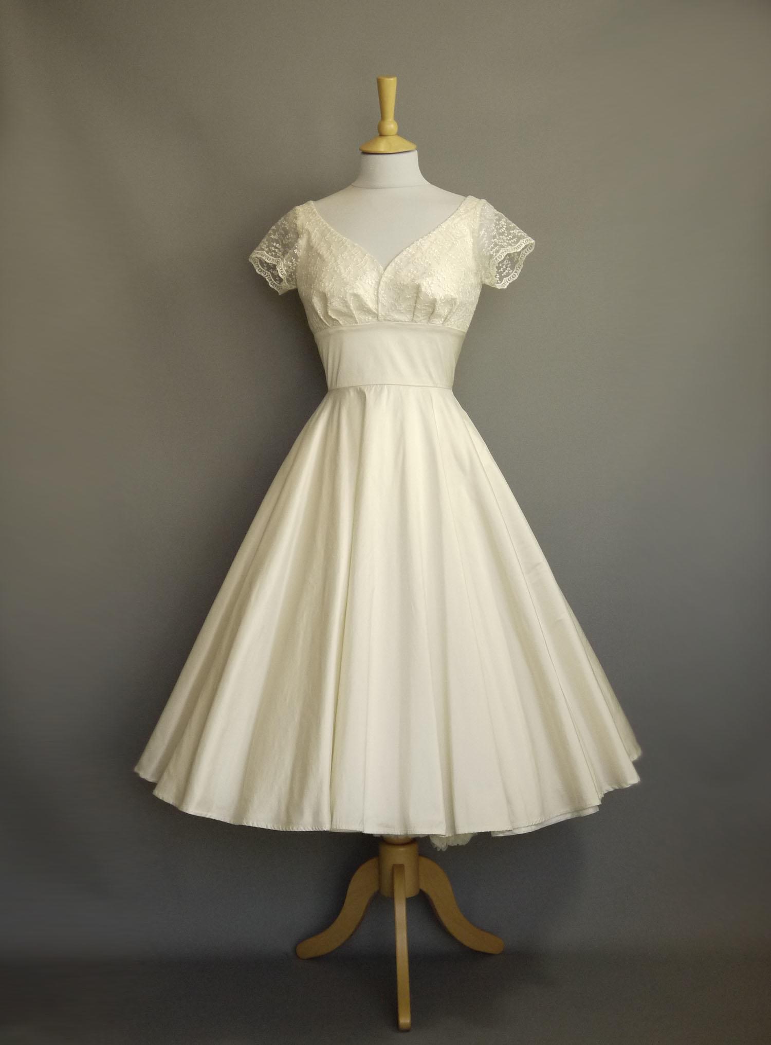 Size UK 10 - Ruby Wedding Dress in Vintage Ivory Silk Taffeta and Ditsy ...