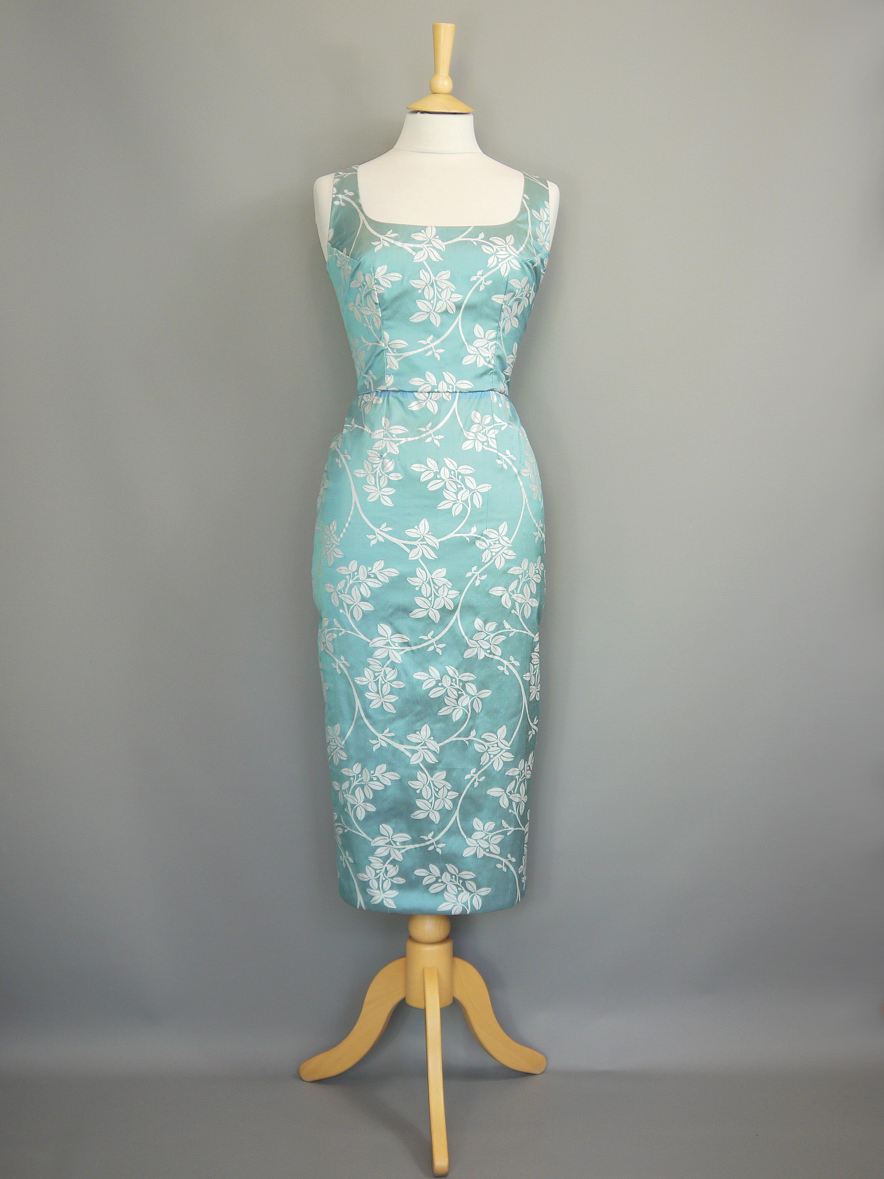 Emerald Green Velvet & Lace Sweetheart Tea Dress with Sleeves & Half Circle Skirt Emerald Green Velvet & Lace Sweetheart Tea Dress with Sleeves & Half Circle Skirt