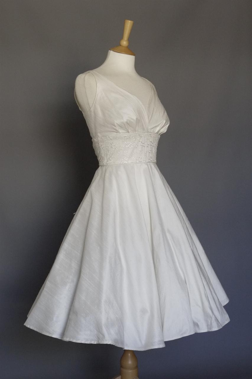 Clara Sweetheart Wedding Dress in Ivory Silk Dupion & Lace with Short ...