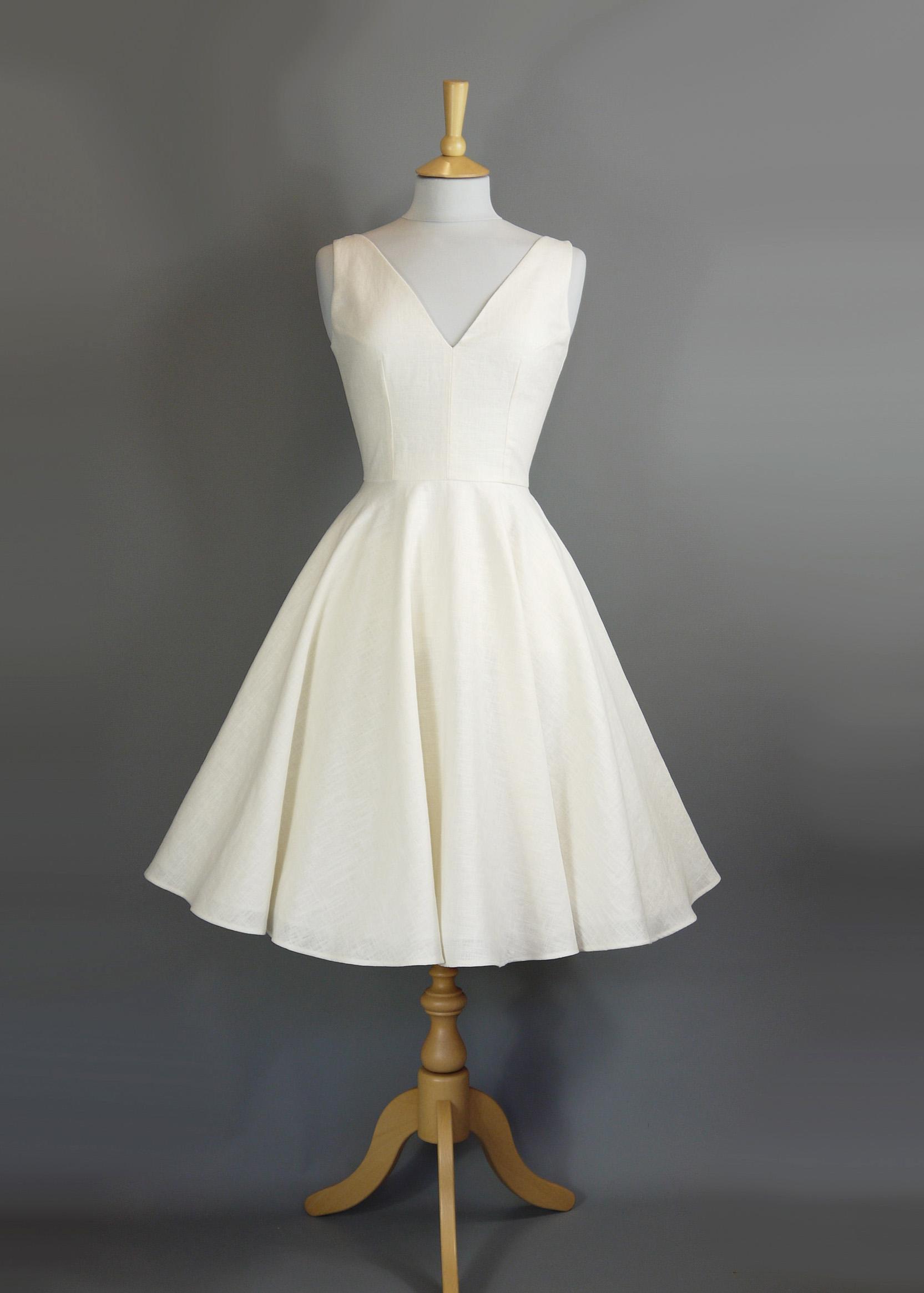 Size UK 8 - Ivy Wedding Dress in Ivory Linen