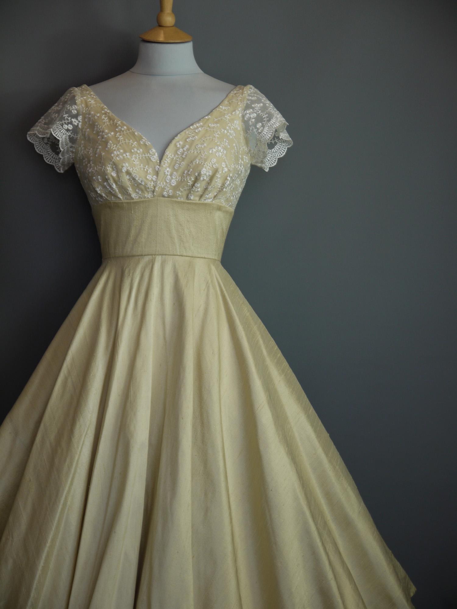 Size UK 8 - Ruby Wedding Dress in Honey Champagne Handloom Silk Dupion