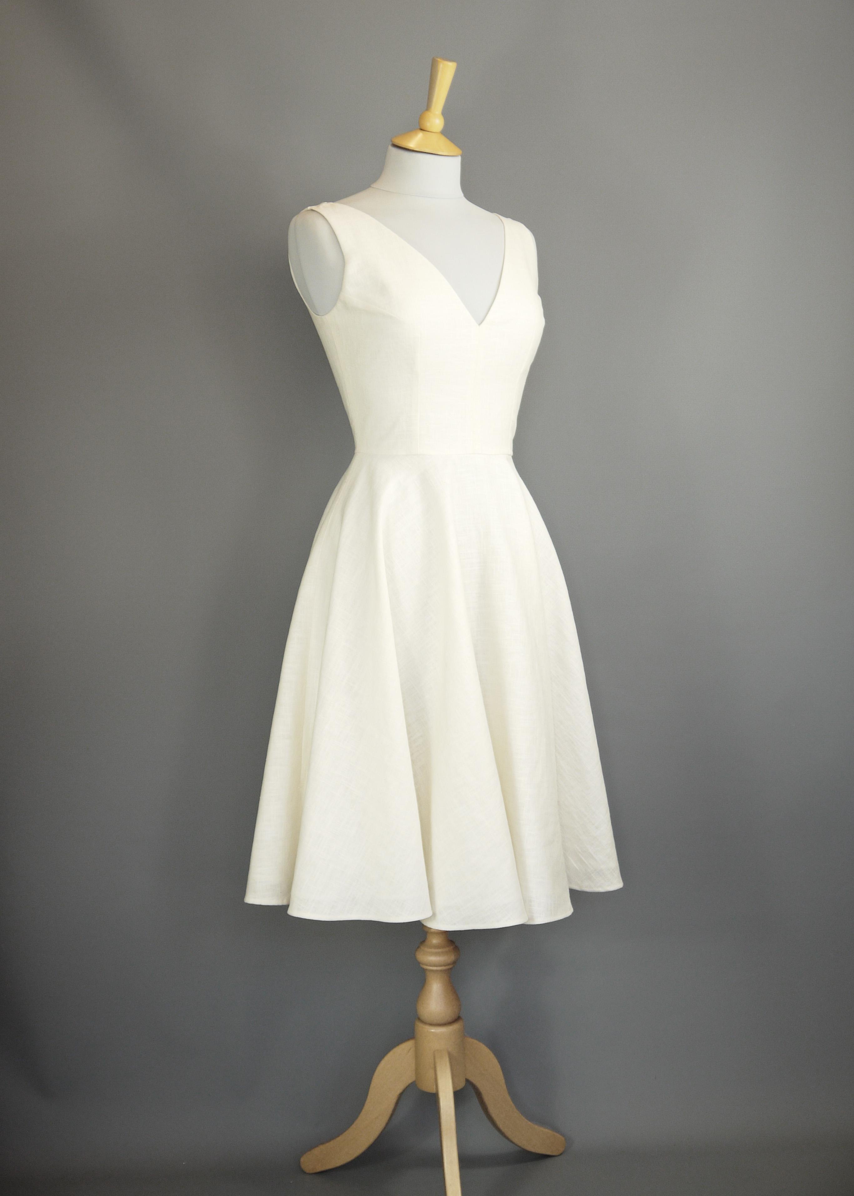 Size UK 8 - Ivy Wedding Dress in Ivory Linen