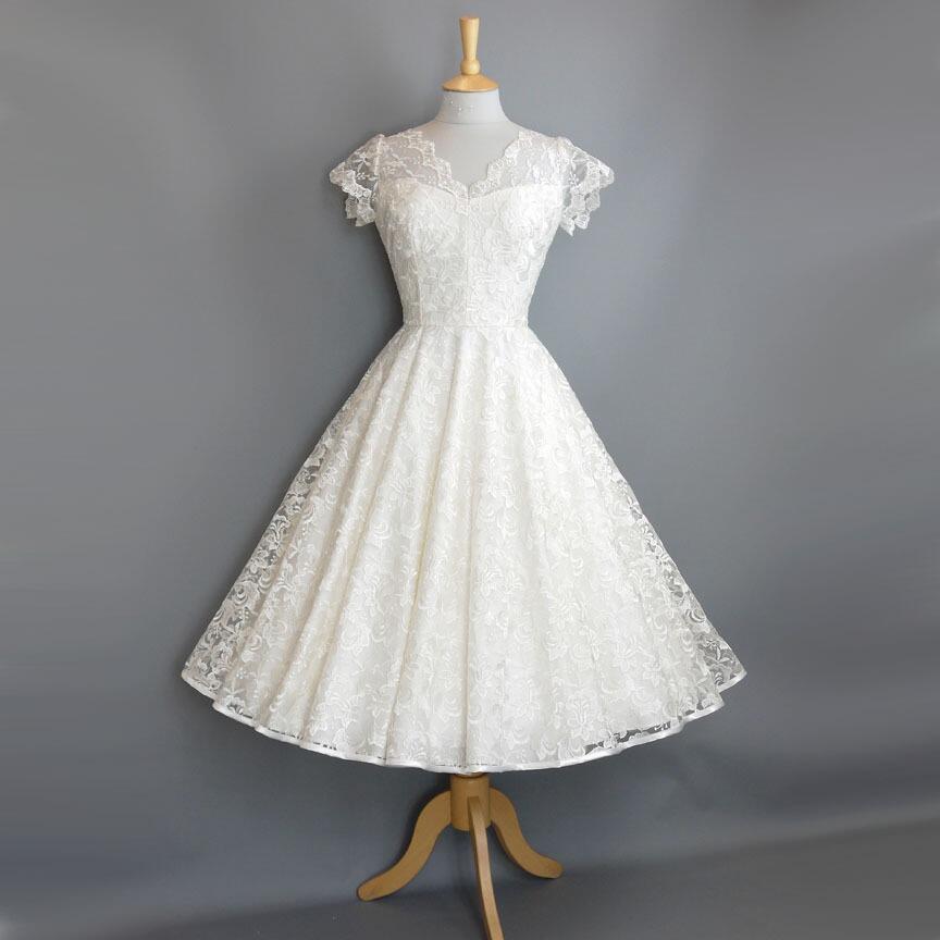 UK Size 22 - Peony Floral Wedding Gown in Ivory Satin