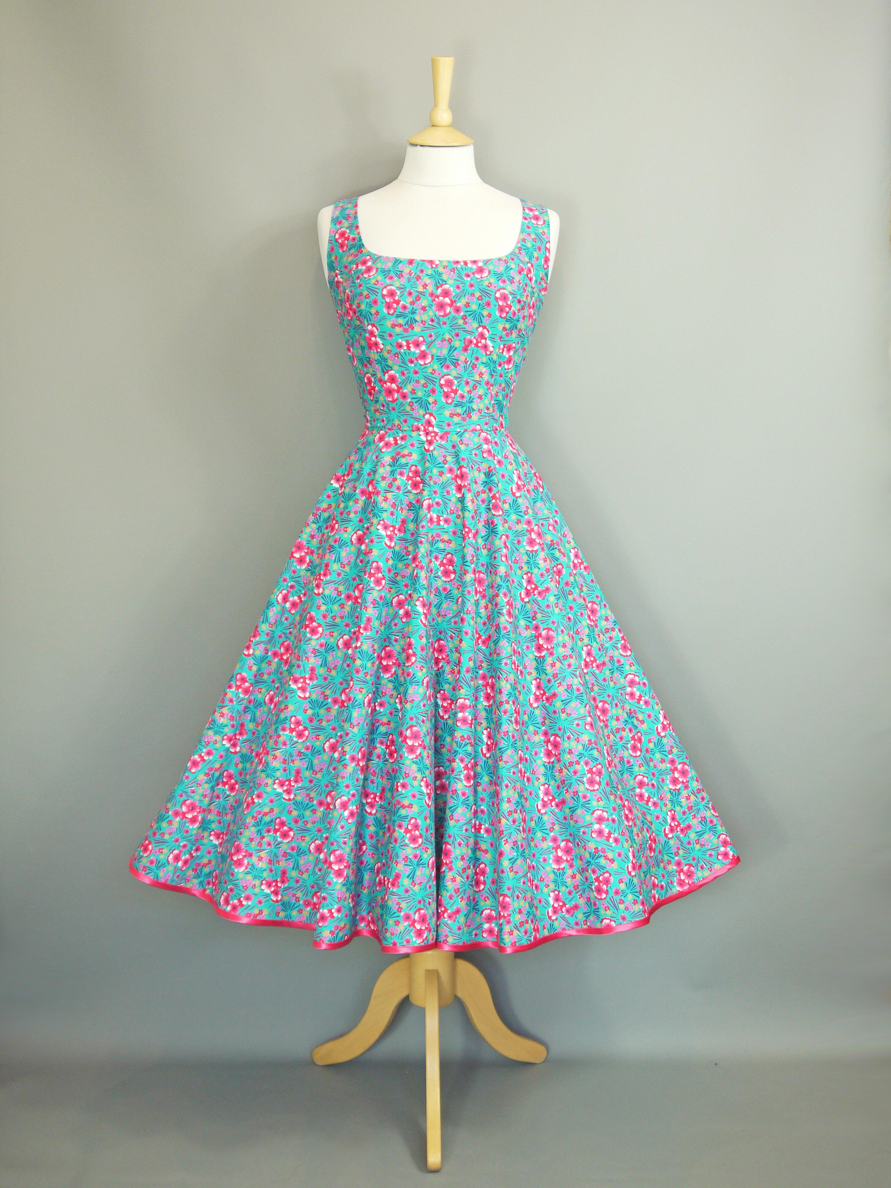 Size UK 14 - Retro Pop Vintage Cotton Swing Dress