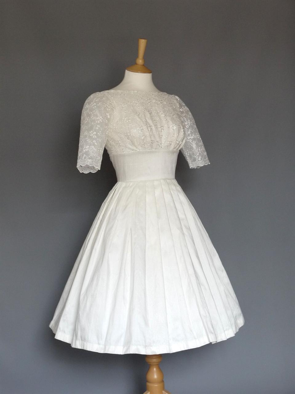 Size UK 10 - Ivory Silk & Eden Lace Tiffany Wedding Dress