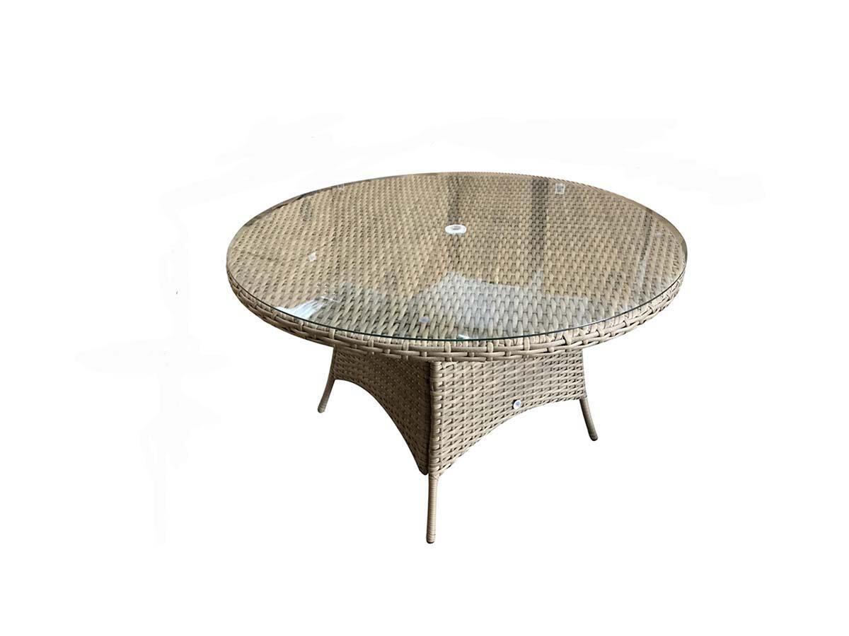 An image of Signature Weave Darcey Round Table 135 Dia Garden Furniture